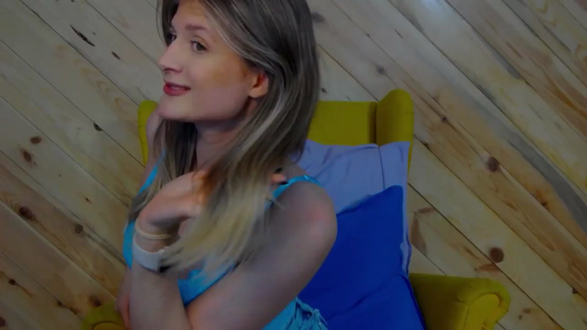 Gallery image thumbnail from LeslieKat's myfreecams stream on, 11/16/2024, 20:29 image 18 of 20