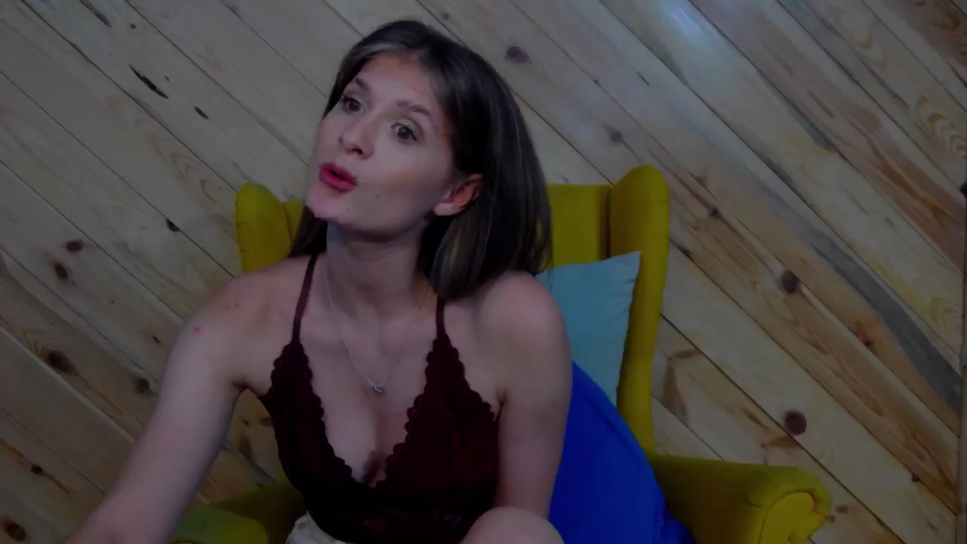 Gallery image thumbnail from LeslieKat's myfreecams stream on, 11/17/2024, 23:21 image 6 of 20