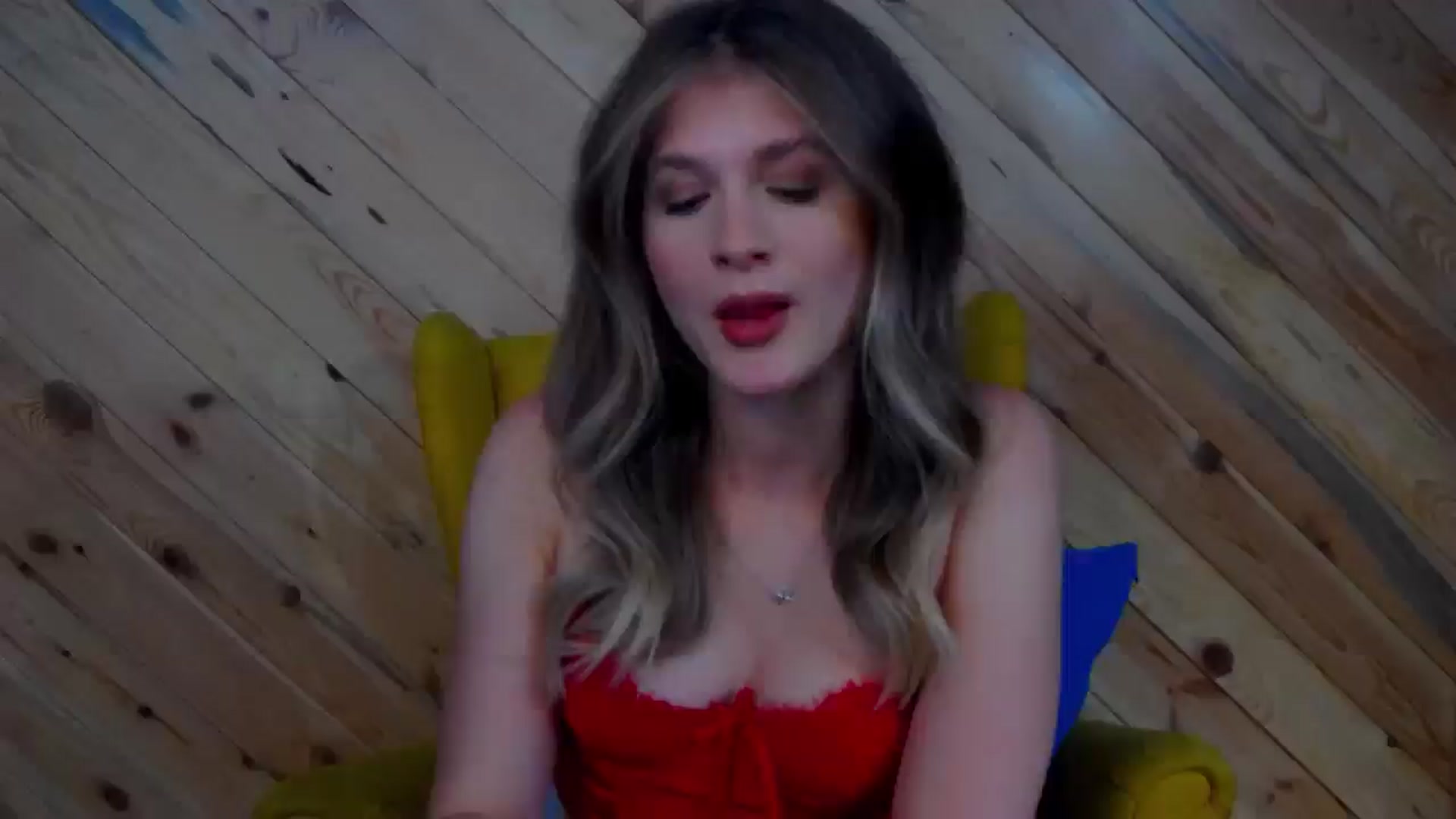 Gallery image thumbnail from LeslieKat's myfreecams stream on, 11/25/2024, 20:18 image 1 of 20