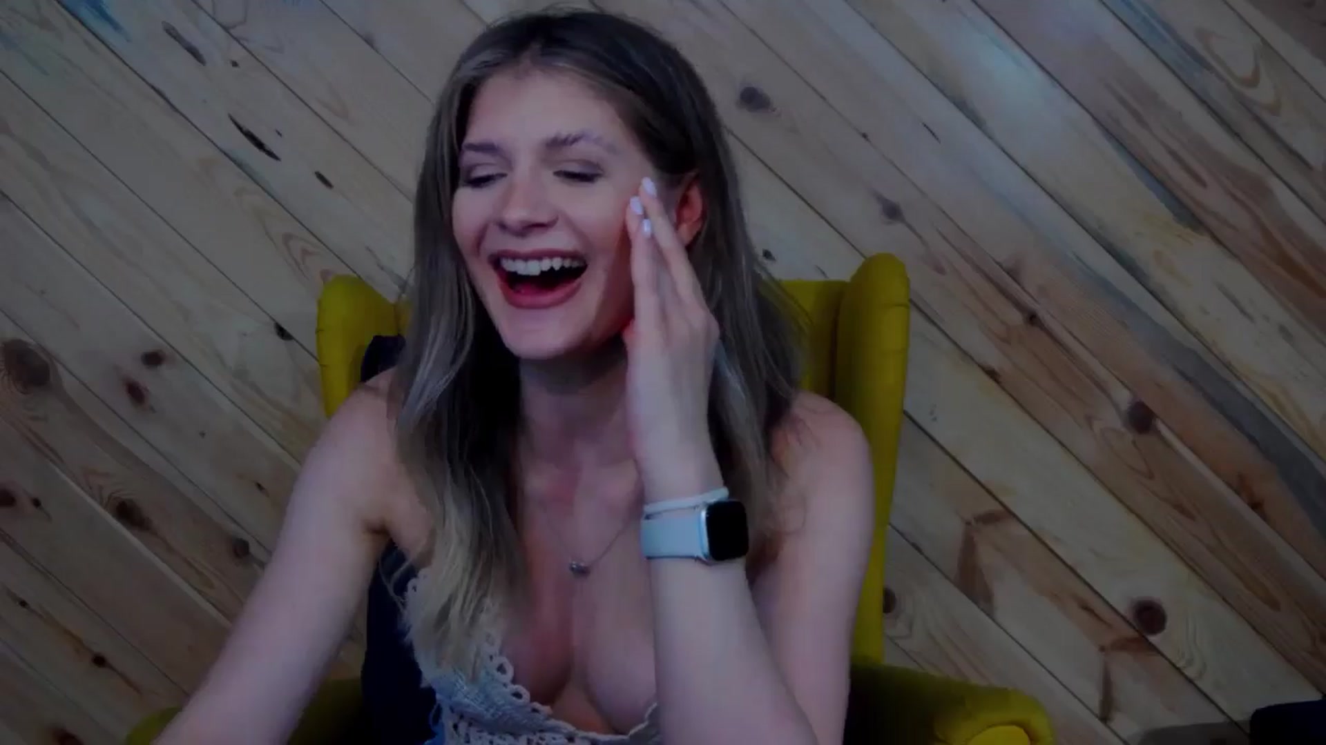 Gallery image thumbnail from LeslieKat's myfreecams stream on, 11/28/2024, 19:40 image 7 of 20