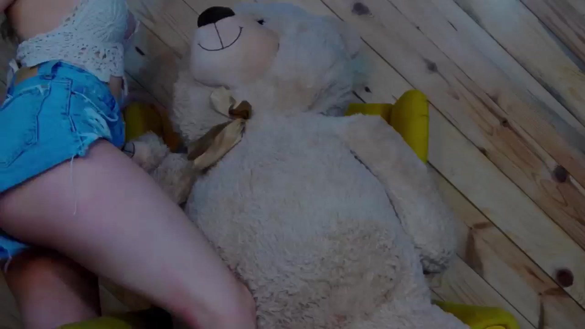 Gallery image thumbnail from LeslieKat's myfreecams stream on, 11/29/2024, 24:50 image 17 of 20