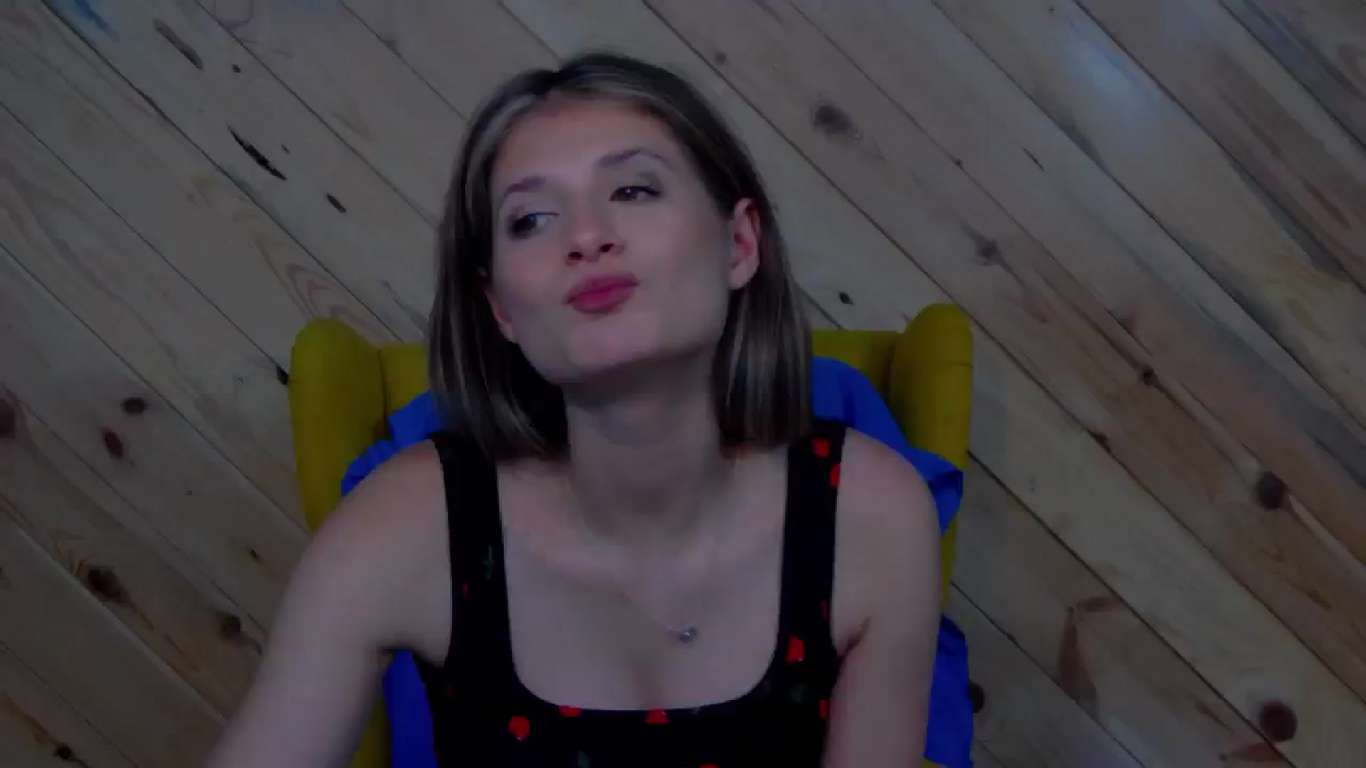 Gallery image thumbnail from LeslieKat's myfreecams stream on, 12/01/2024, 23:20 image 5 of 20