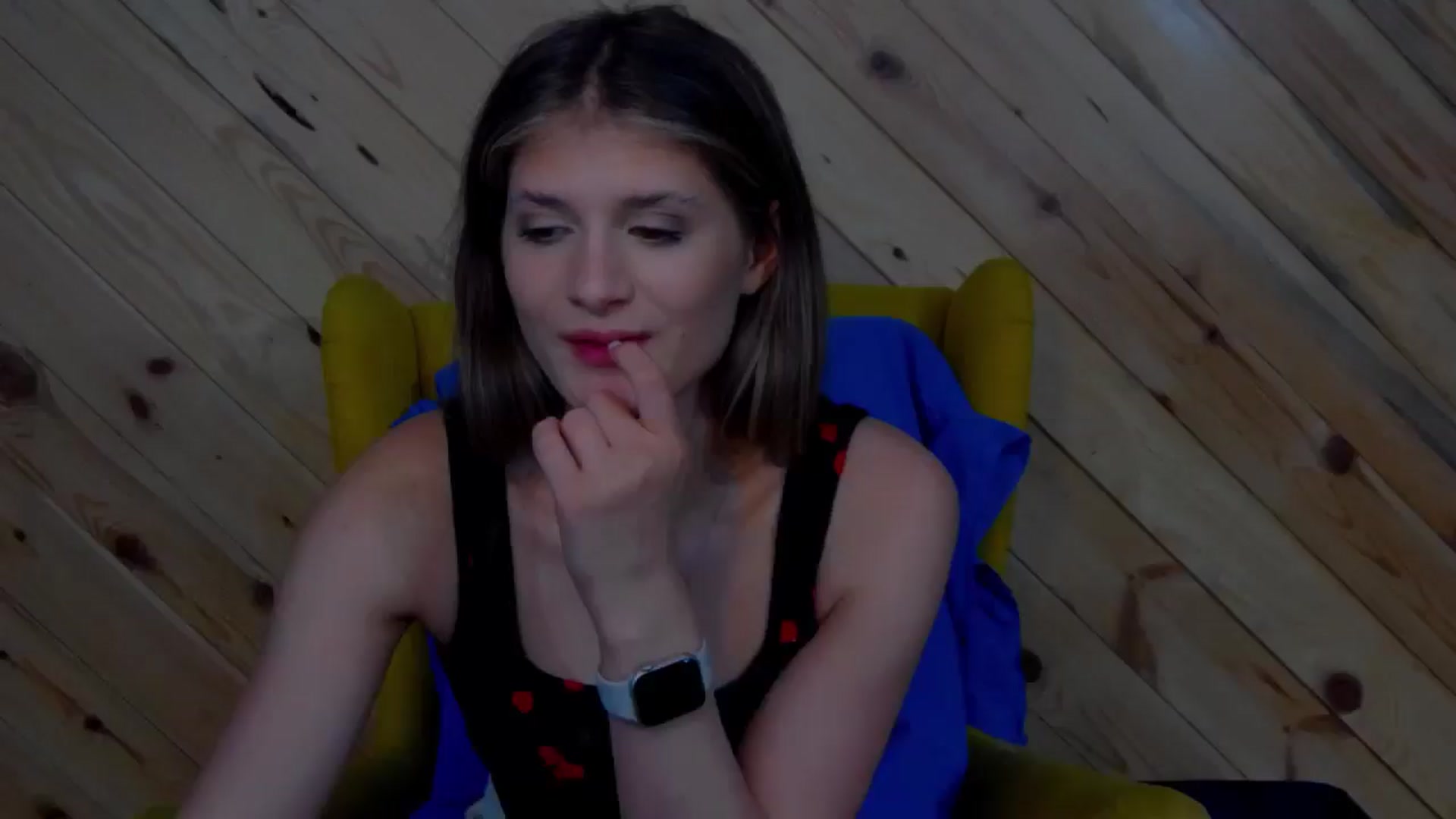 Gallery image thumbnail from LeslieKat's myfreecams stream on, 12/02/2024, 24:46 image 3 of 20