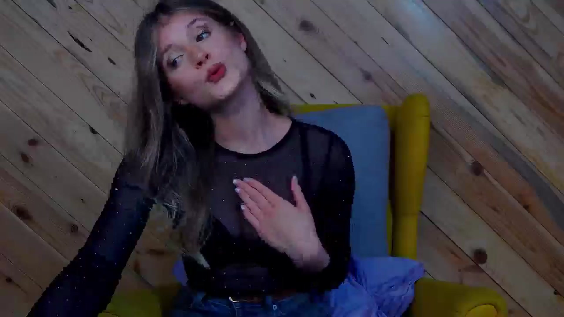 Gallery image thumbnail from LeslieKat's myfreecams stream on, 12/14/2024, 20:40 image 5 of 20