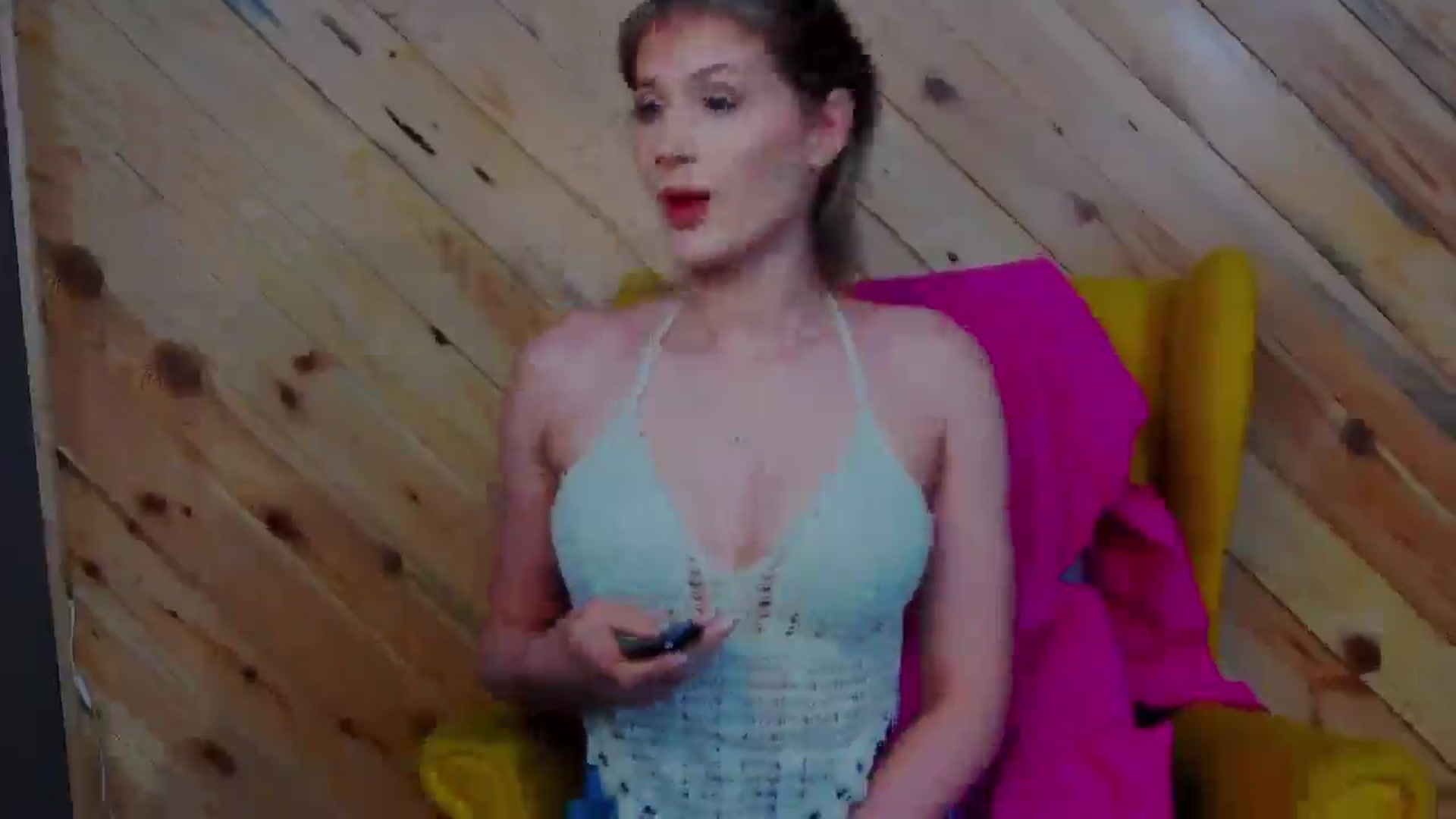 Gallery image thumbnail from LeslieKat's myfreecams stream on, 12/15/2024, 20:15 image 13 of 20