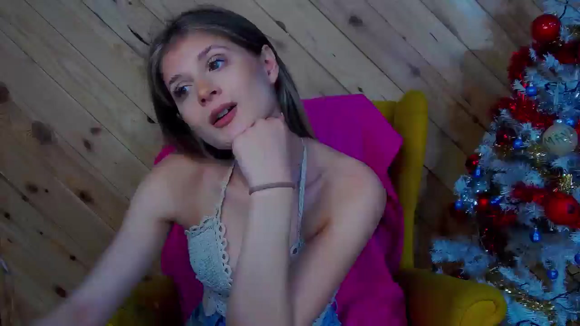 Gallery image thumbnail from LeslieKat's myfreecams stream on, 12/23/2024, 20:43 image 5 of 20