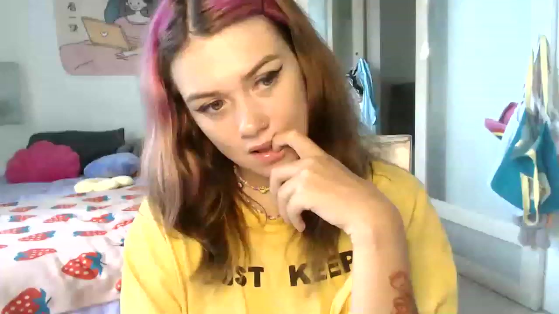 Gallery image thumbnail from Levanabanana's myfreecams stream on, 03/10/2023, 09:36 image 4 of 20