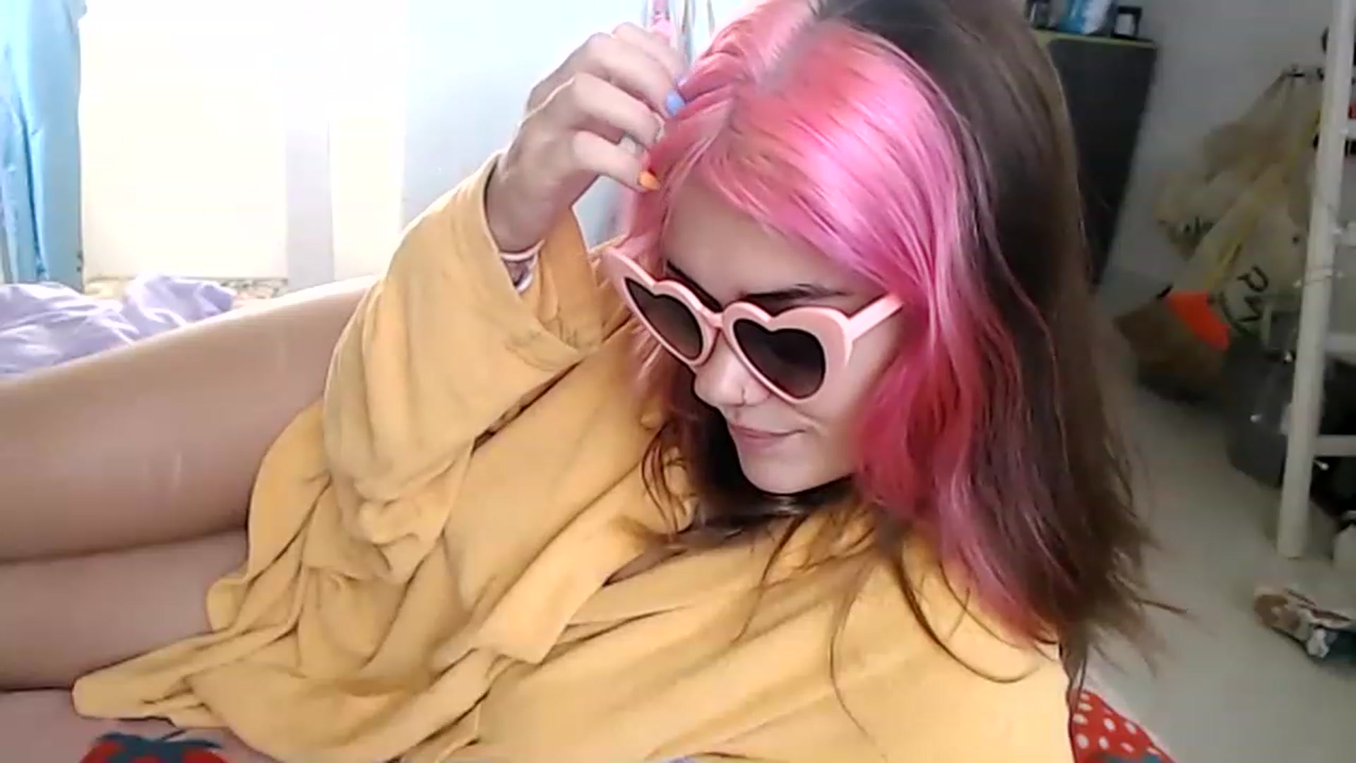 Gallery image thumbnail from Levanabanana's myfreecams stream on, 04/18/2023, 09:19 image 13 of 20