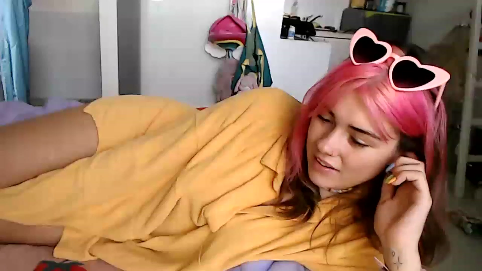 Gallery image thumbnail from Levanabanana's myfreecams stream on, 04/18/2023, 09:19 image 20 of 20