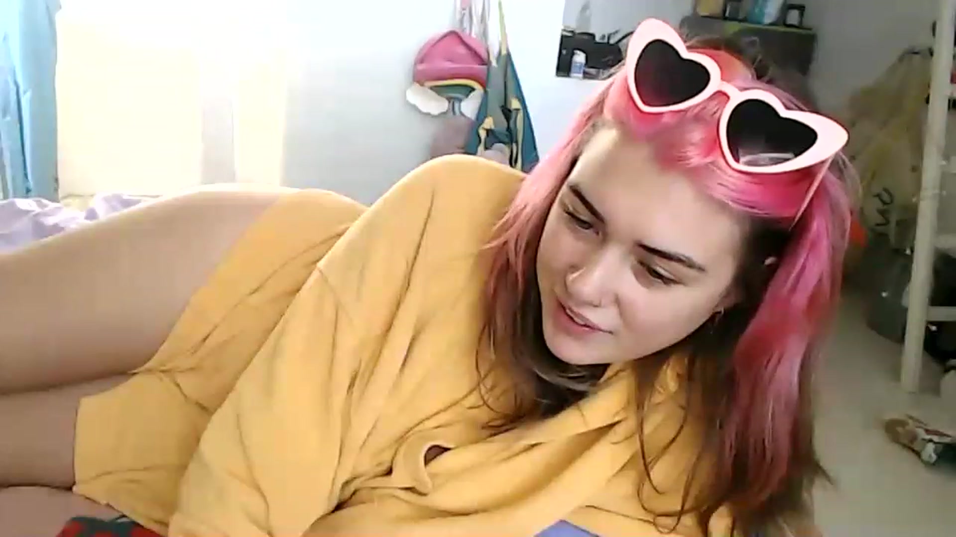 Gallery image thumbnail from Levanabanana's myfreecams stream on, 04/18/2023, 09:19 image 12 of 20