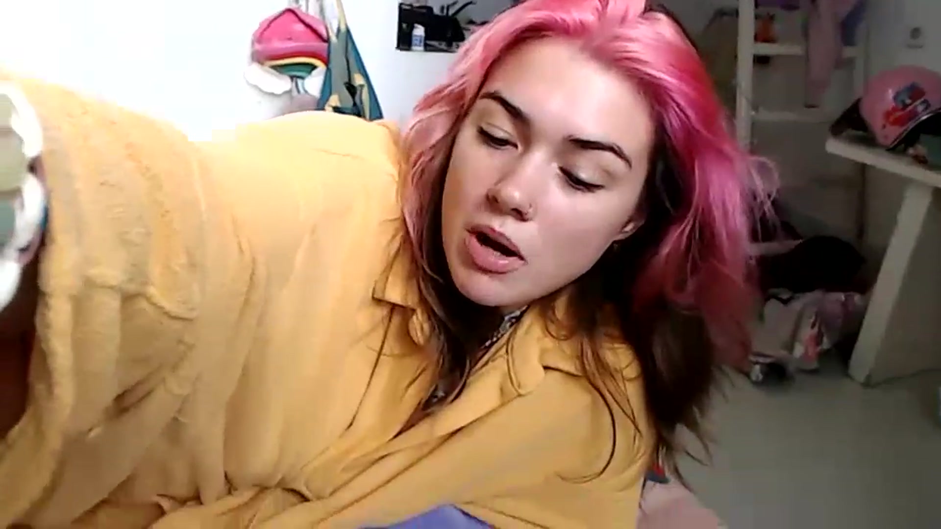 Gallery image thumbnail from Levanabanana's myfreecams stream on, 04/18/2023, 09:19 image 2 of 20