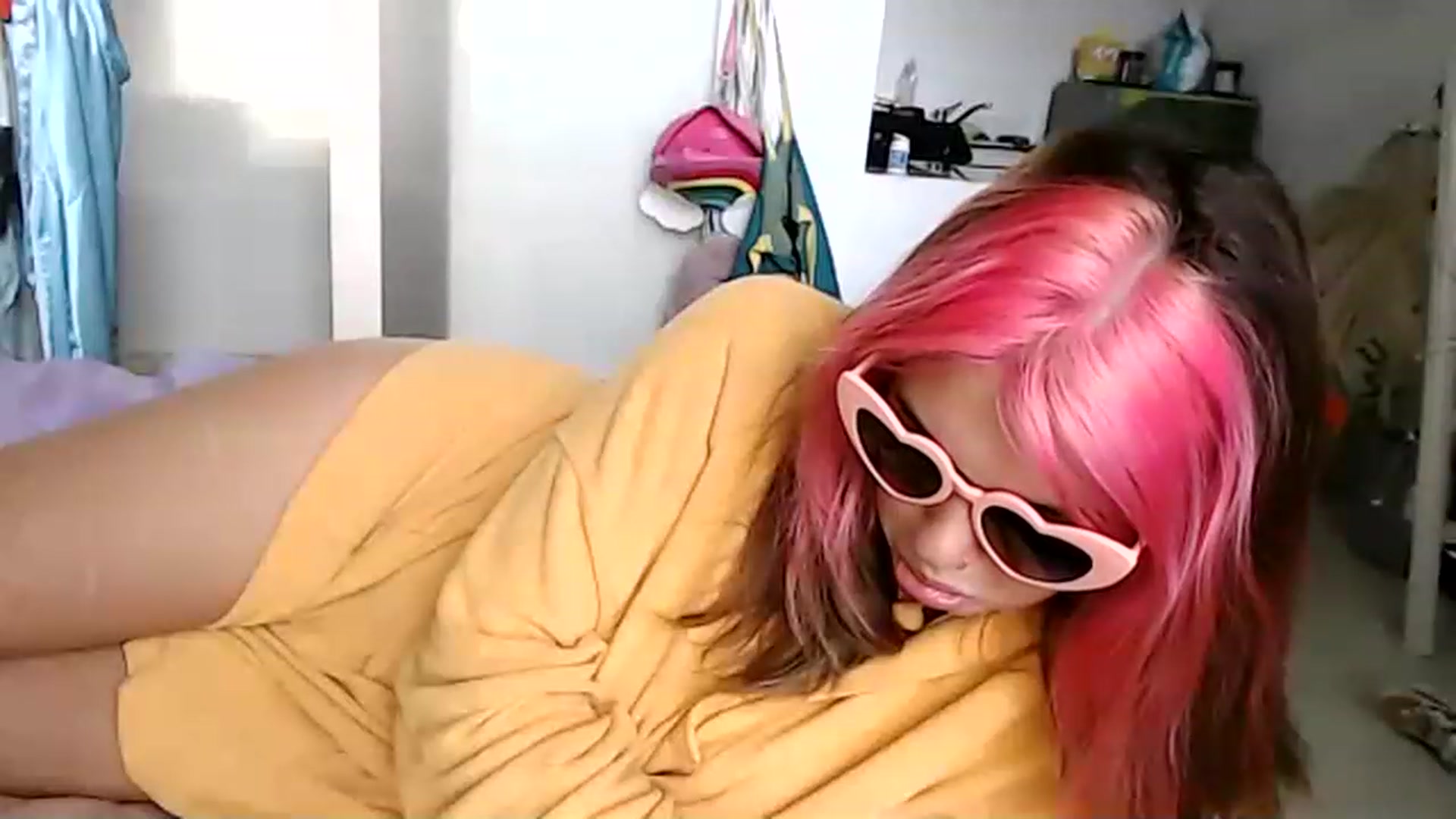 Gallery image thumbnail from Levanabanana's myfreecams stream on, 04/18/2023, 09:19 image 7 of 20