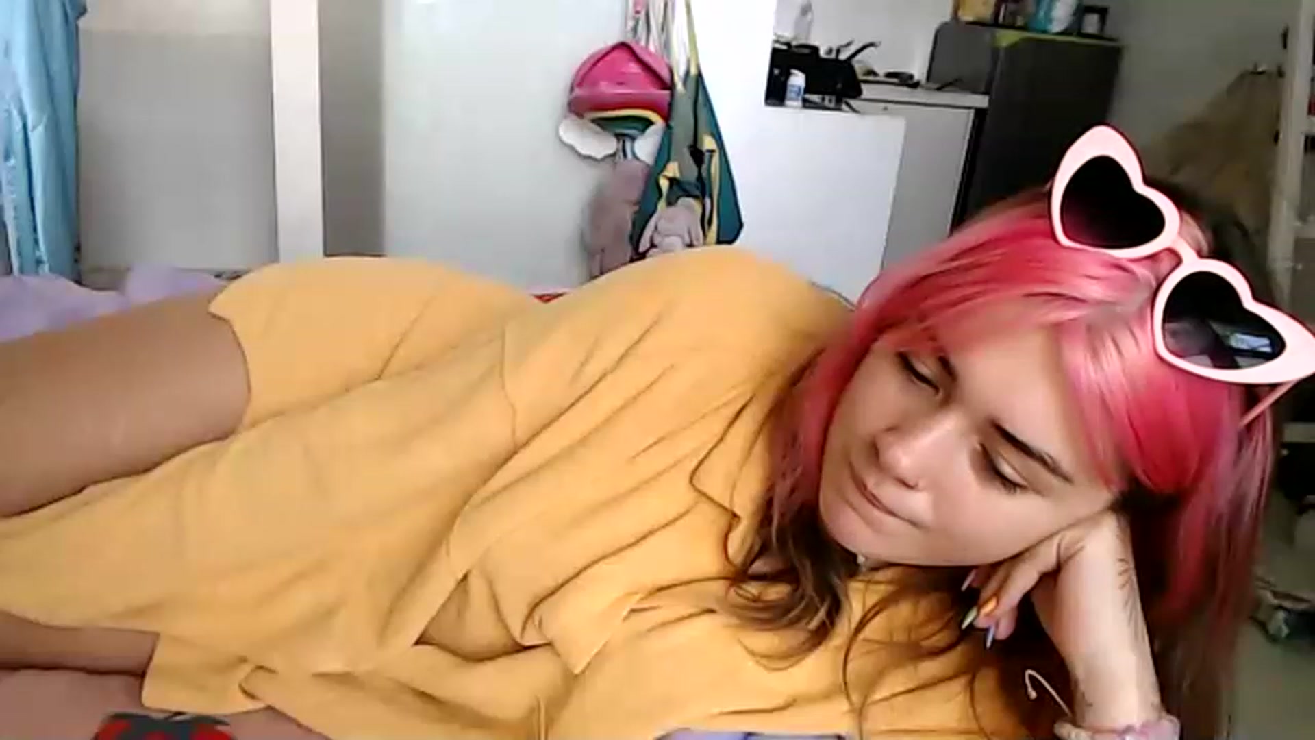 Gallery image thumbnail from Levanabanana's myfreecams stream on, 04/18/2023, 09:19 image 18 of 20