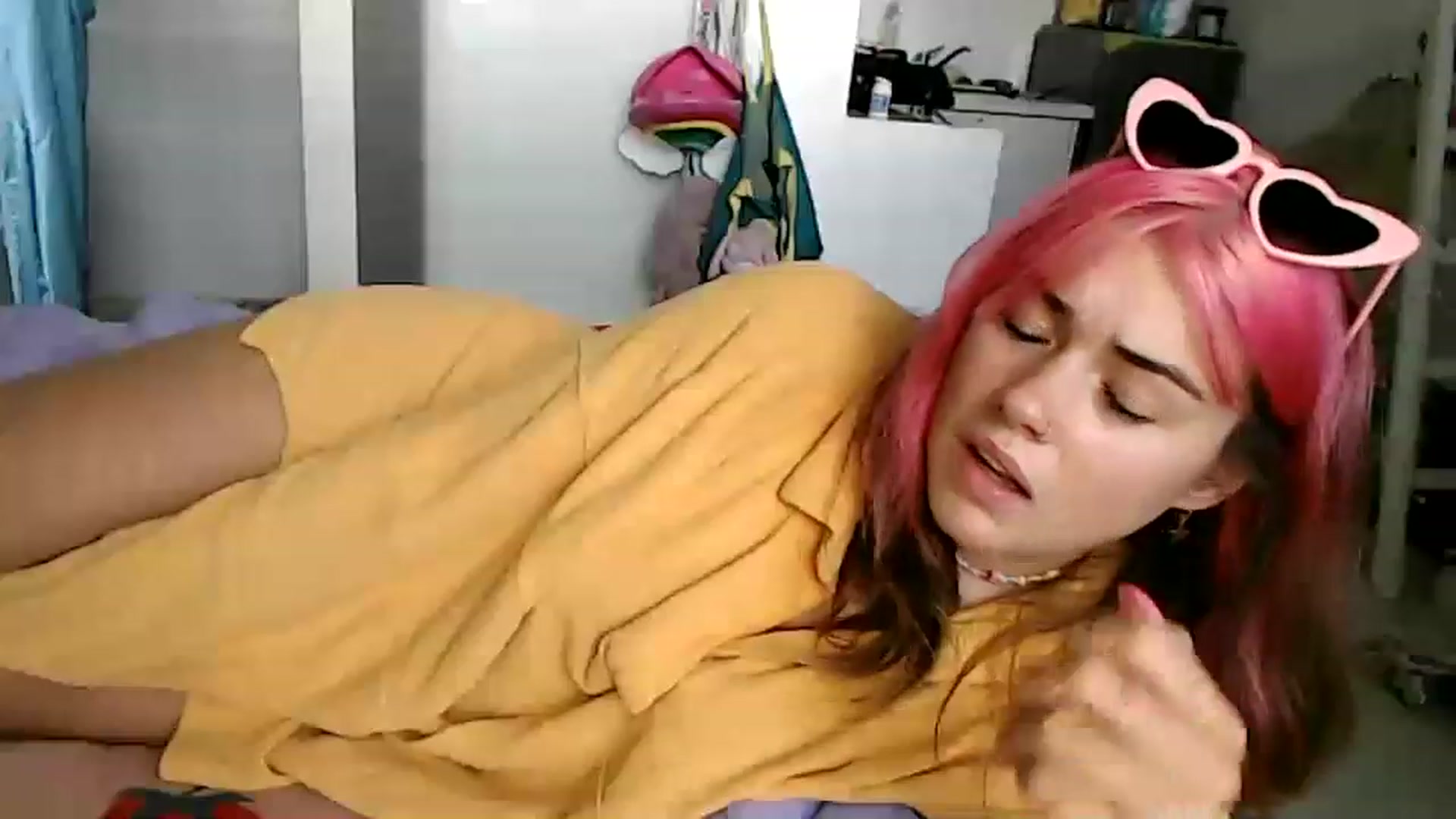 Gallery image thumbnail from Levanabanana's myfreecams stream on, 04/18/2023, 09:19 image 19 of 20