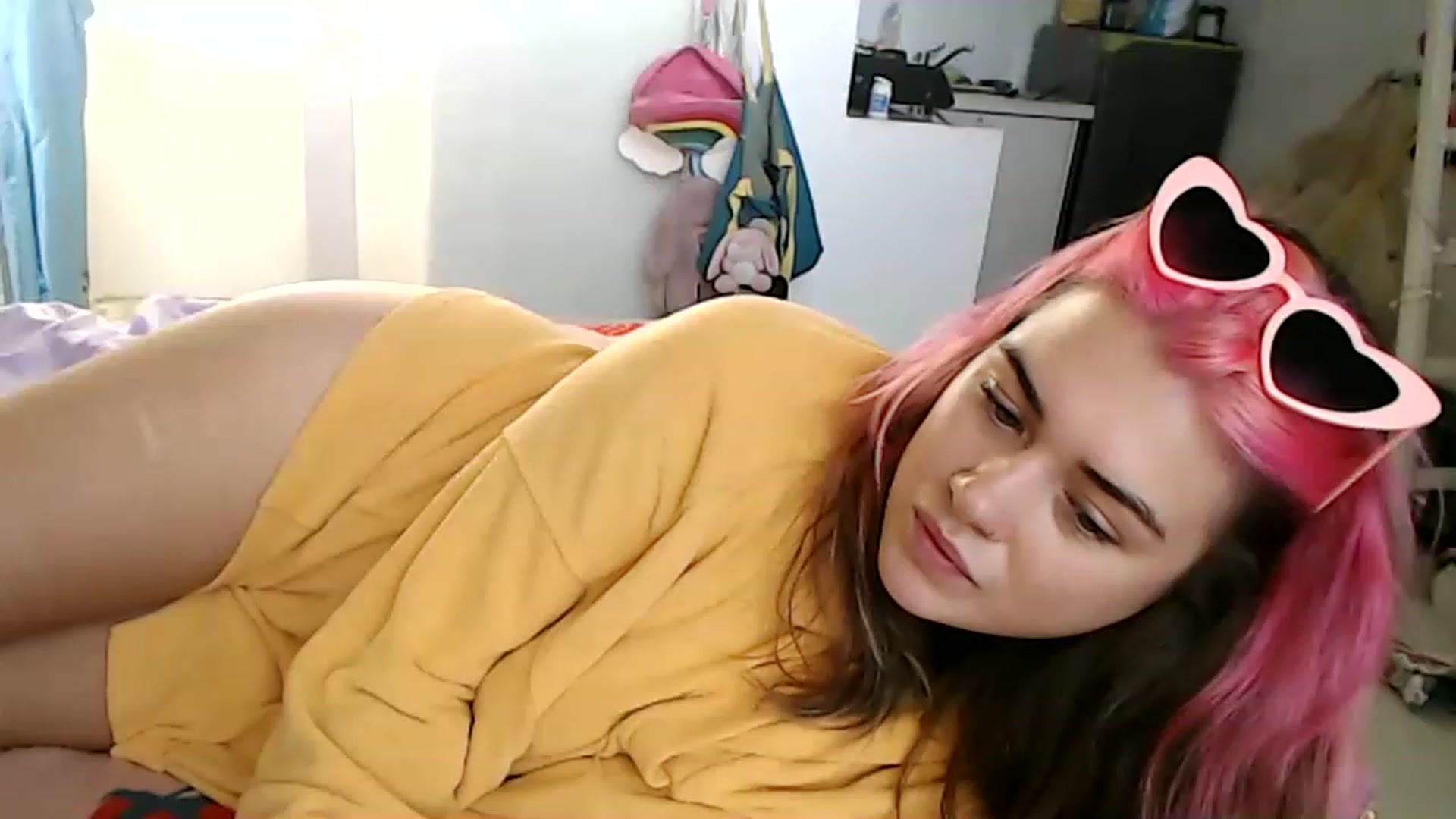 Gallery image thumbnail from Levanabanana's myfreecams stream on, 04/18/2023, 09:19 image 11 of 20