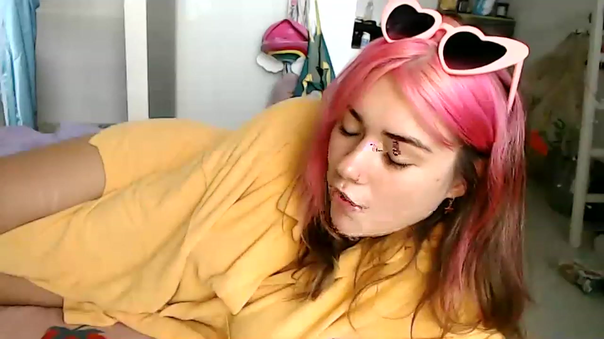 Gallery image thumbnail from Levanabanana's myfreecams stream on, 04/18/2023, 09:19 image 17 of 20