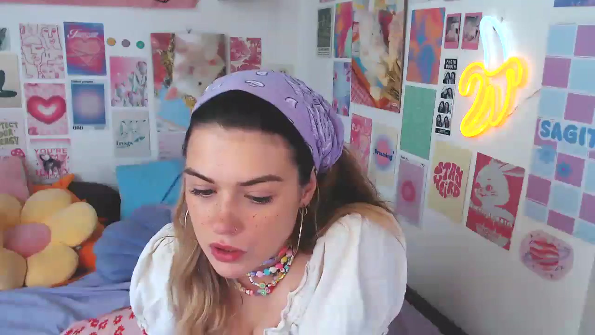 Gallery image thumbnail from Levanabanana's myfreecams stream on, 01/23/2024, 08:21 image 3 of 20
