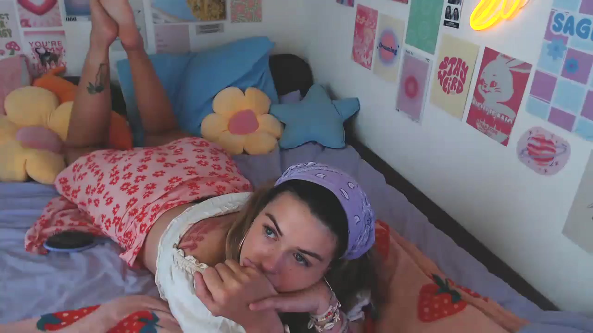 Gallery image thumbnail from Levanabanana's myfreecams stream on, 01/23/2024, 08:21 image 19 of 20