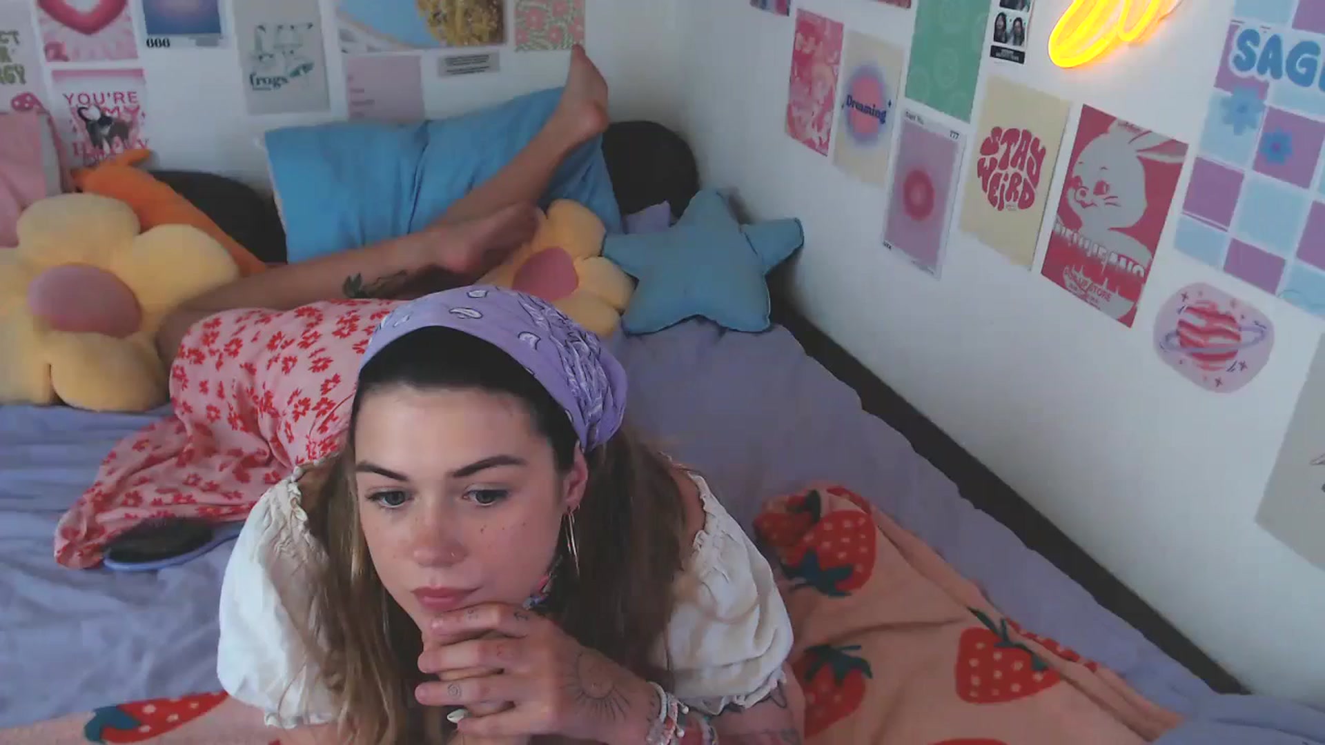 Gallery image thumbnail from Levanabanana's myfreecams stream on, 01/23/2024, 08:21 image 16 of 20