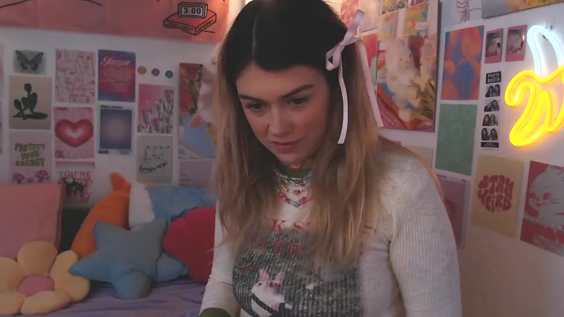 Gallery image thumbnail from Levanabanana's myfreecams stream on, 01/24/2024, 08:46 image 18 of 20