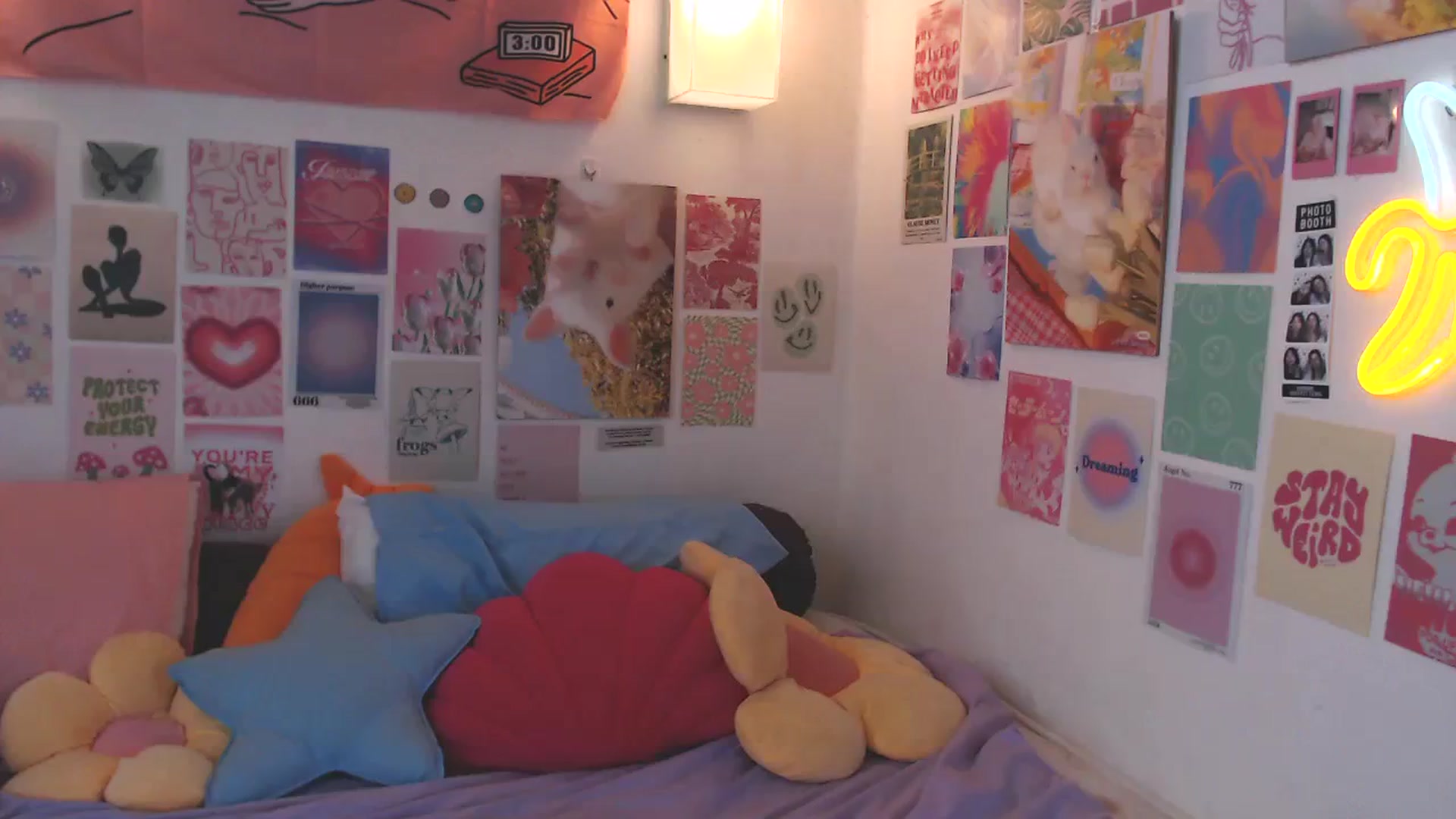 Gallery image thumbnail from Levanabanana's myfreecams stream on, 01/24/2024, 08:46 image 17 of 20