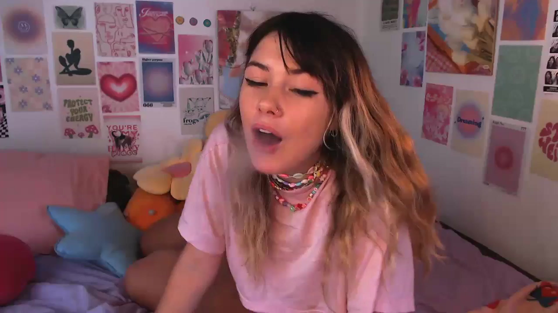 Gallery image thumbnail from Levanabanana's myfreecams stream on, 01/25/2024, 09:36 image 20 of 20