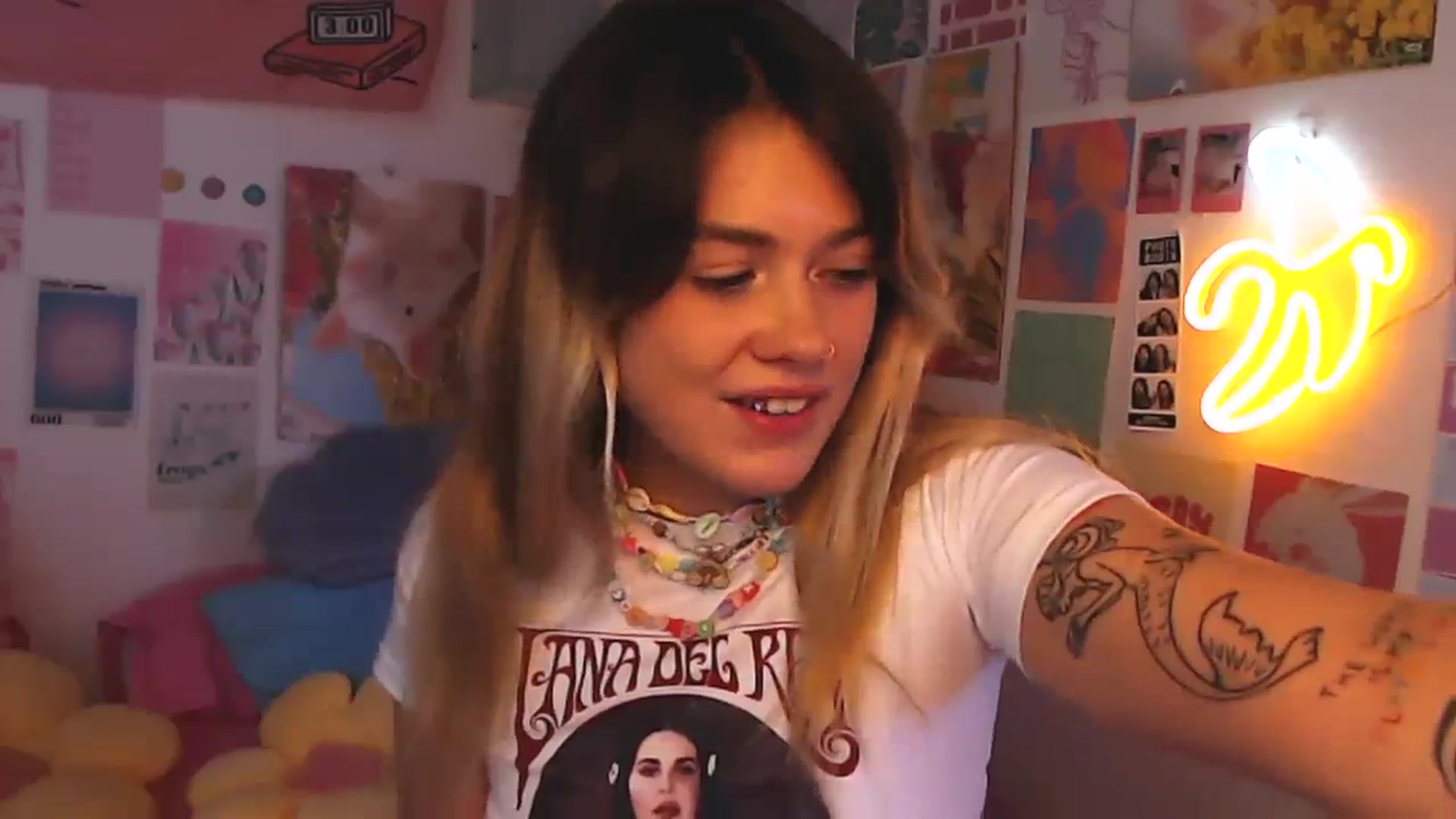 Gallery image thumbnail from Levanabanana's myfreecams stream on, 03/20/2024, 09:45 image 14 of 20
