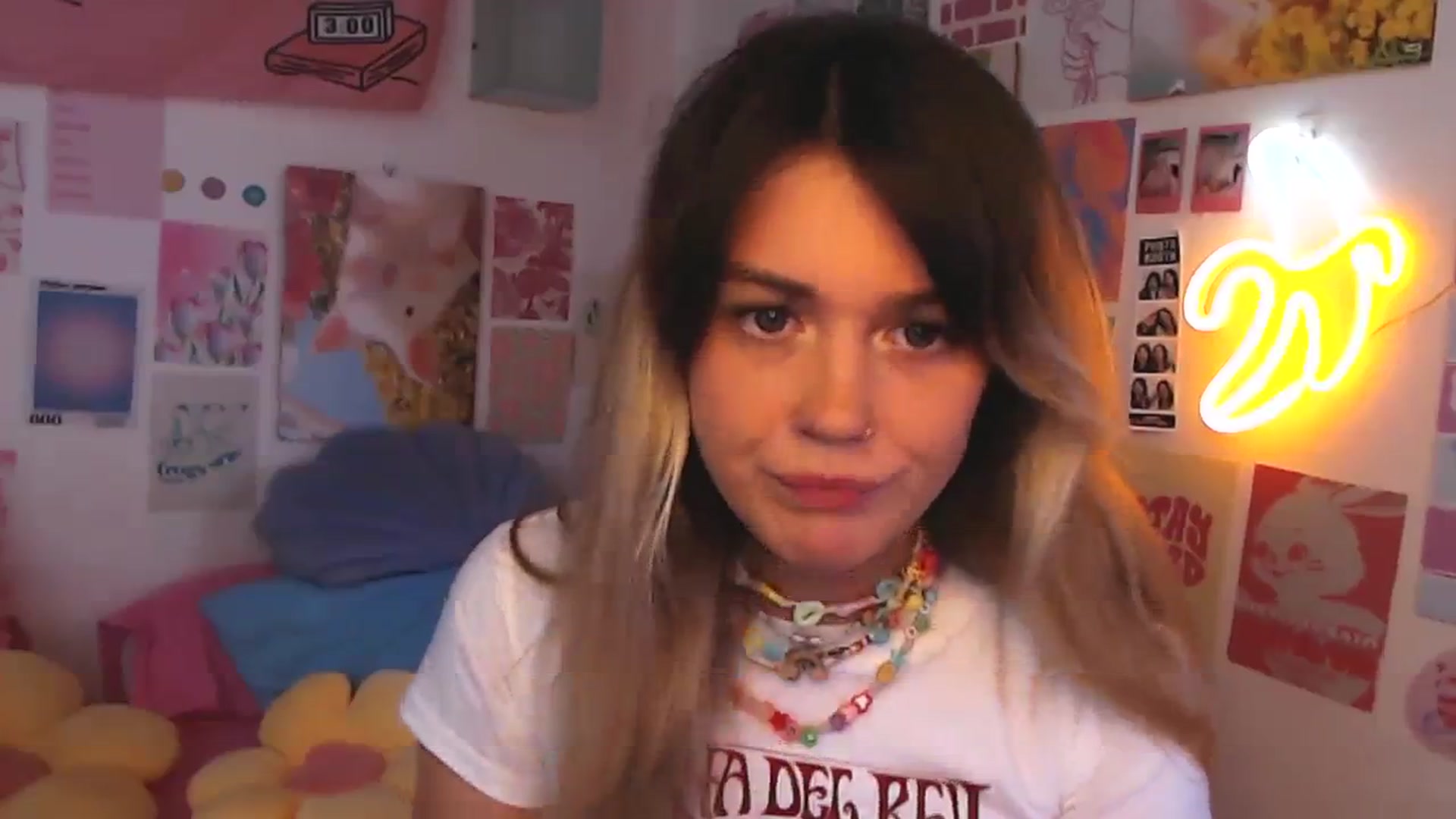 Gallery image thumbnail from Levanabanana's myfreecams stream on, 03/20/2024, 09:45 image 7 of 20