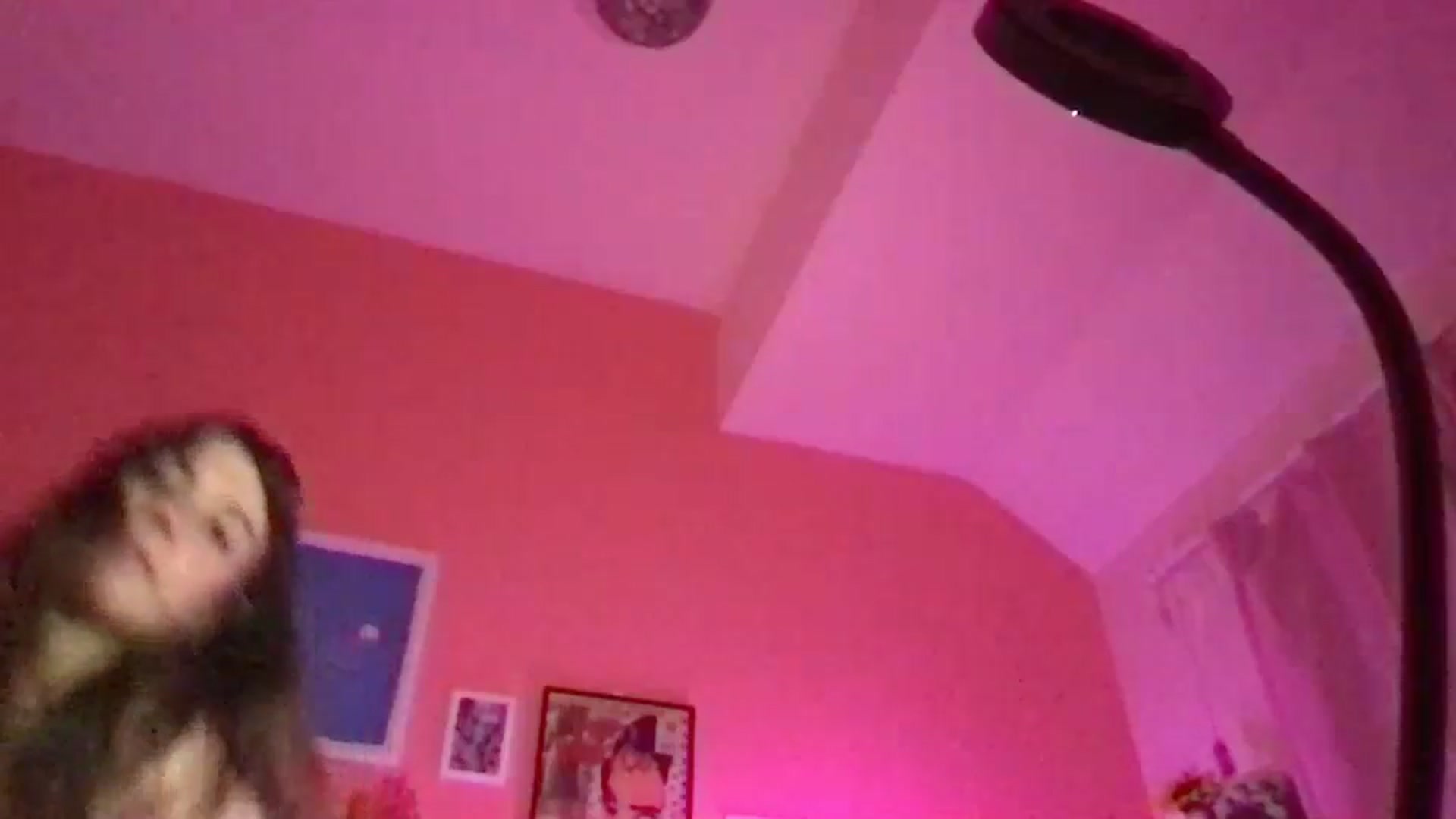 Gallery image thumbnail from Levanabanana's myfreecams stream on, 04/12/2026, 24:27 image 8 of 20