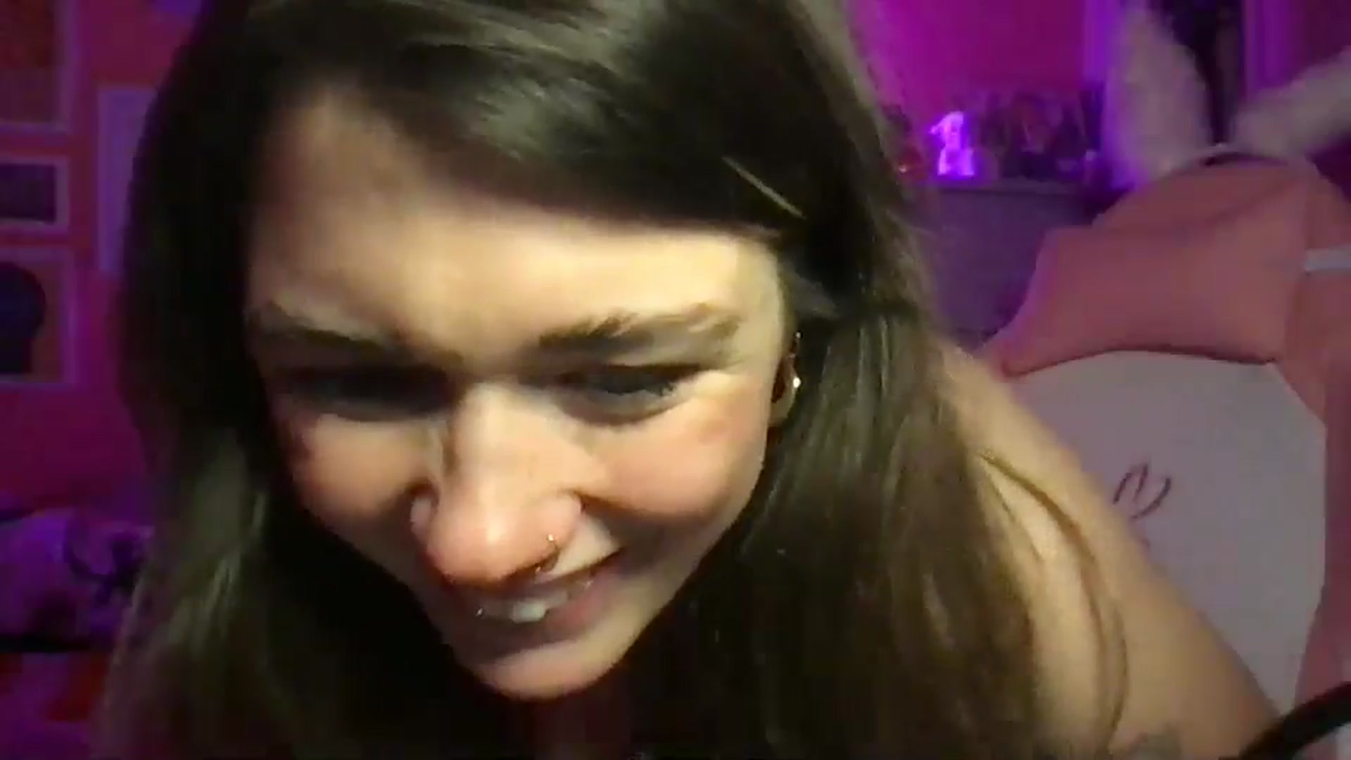Gallery image thumbnail from Levanabanana's myfreecams stream on, 04/12/2026, 24:27 image 3 of 20