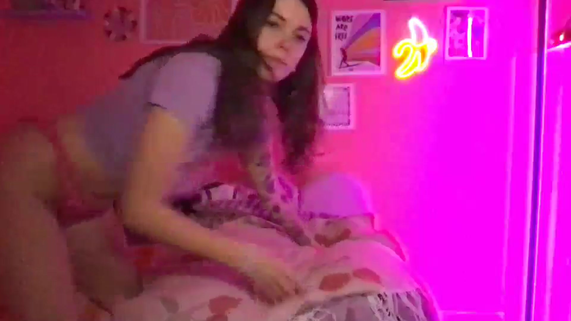 Gallery image thumbnail from Levanabanana's myfreecams stream on, 04/12/2026, 24:27 image 19 of 20