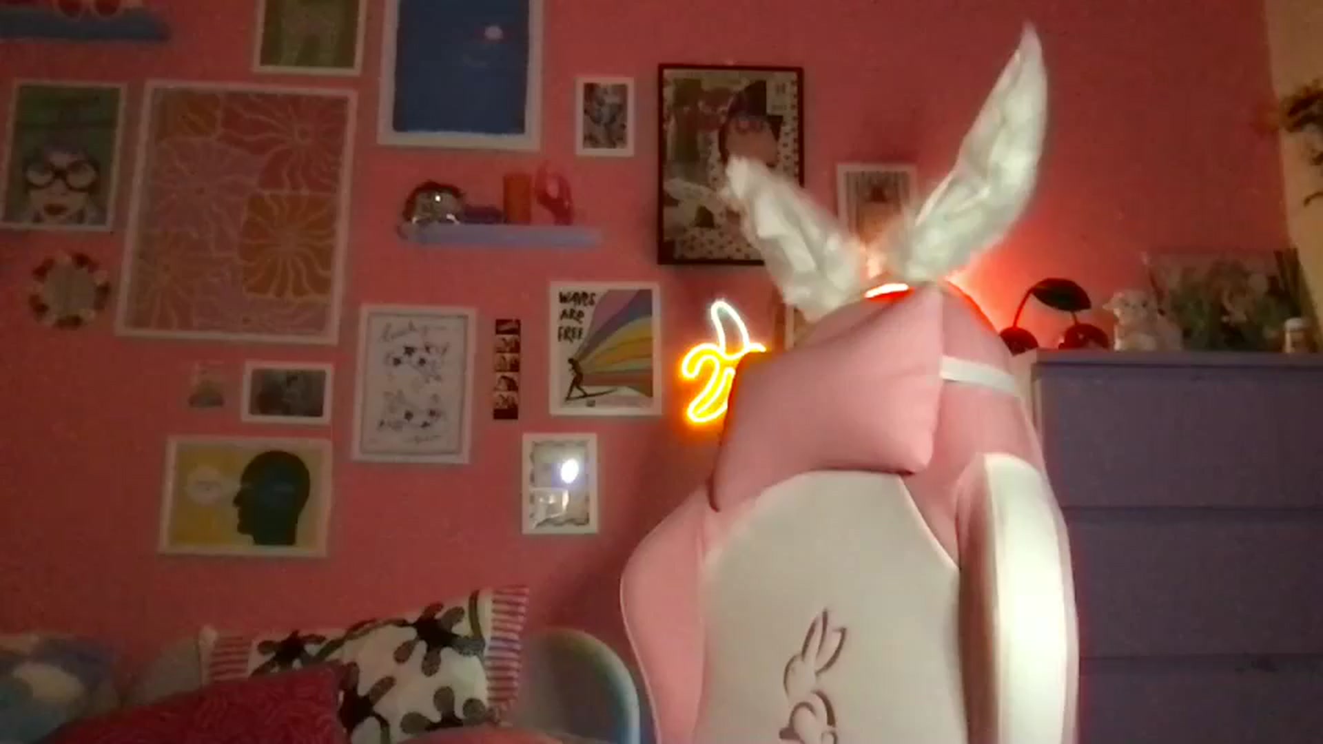 Gallery image thumbnail from Levanabanana's myfreecams stream on, 04/14/2026, 01:18 image 3 of 20