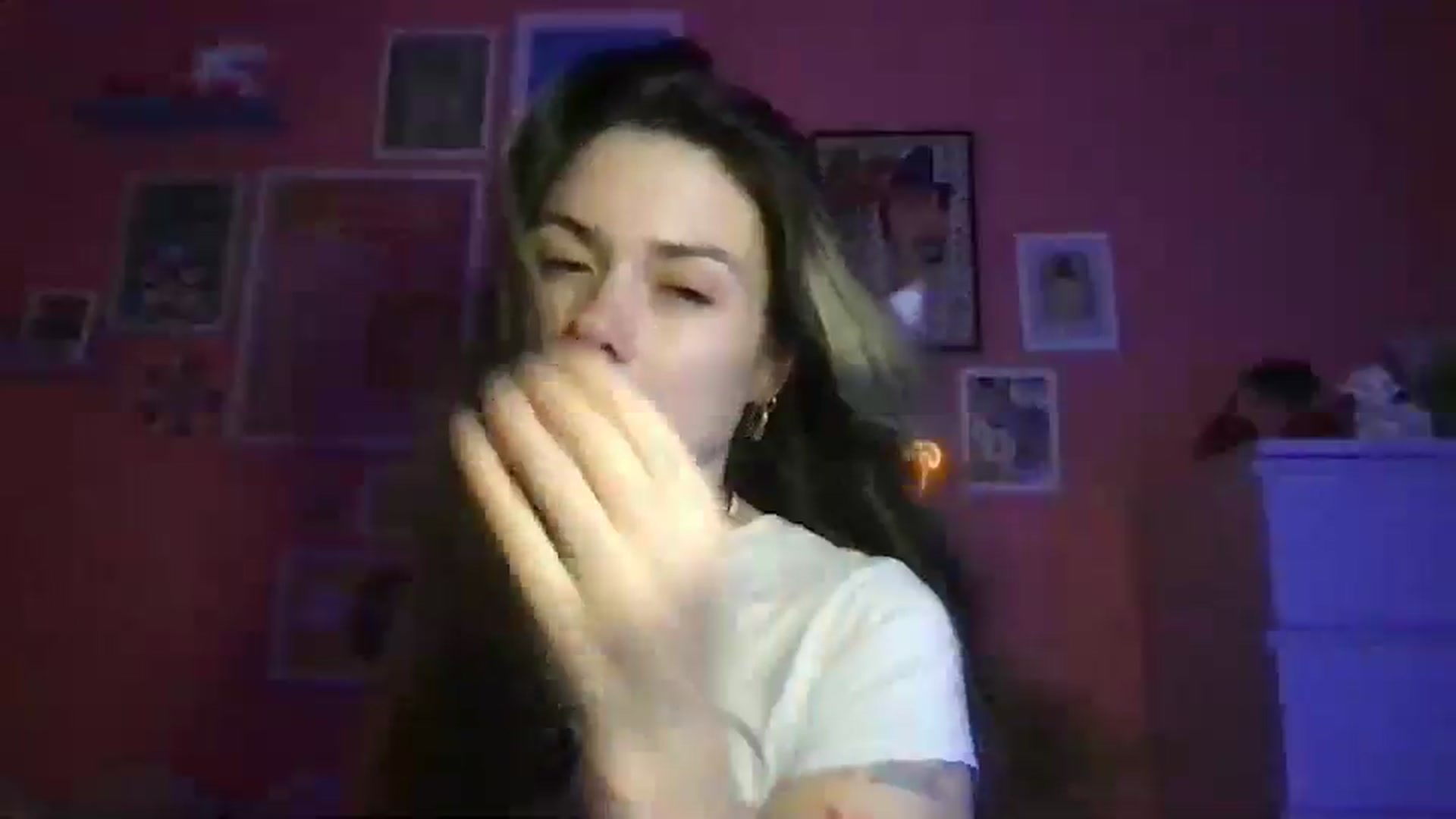 Gallery image thumbnail from Levanabanana's myfreecams stream on, 04/14/2026, 01:18 image 20 of 20
