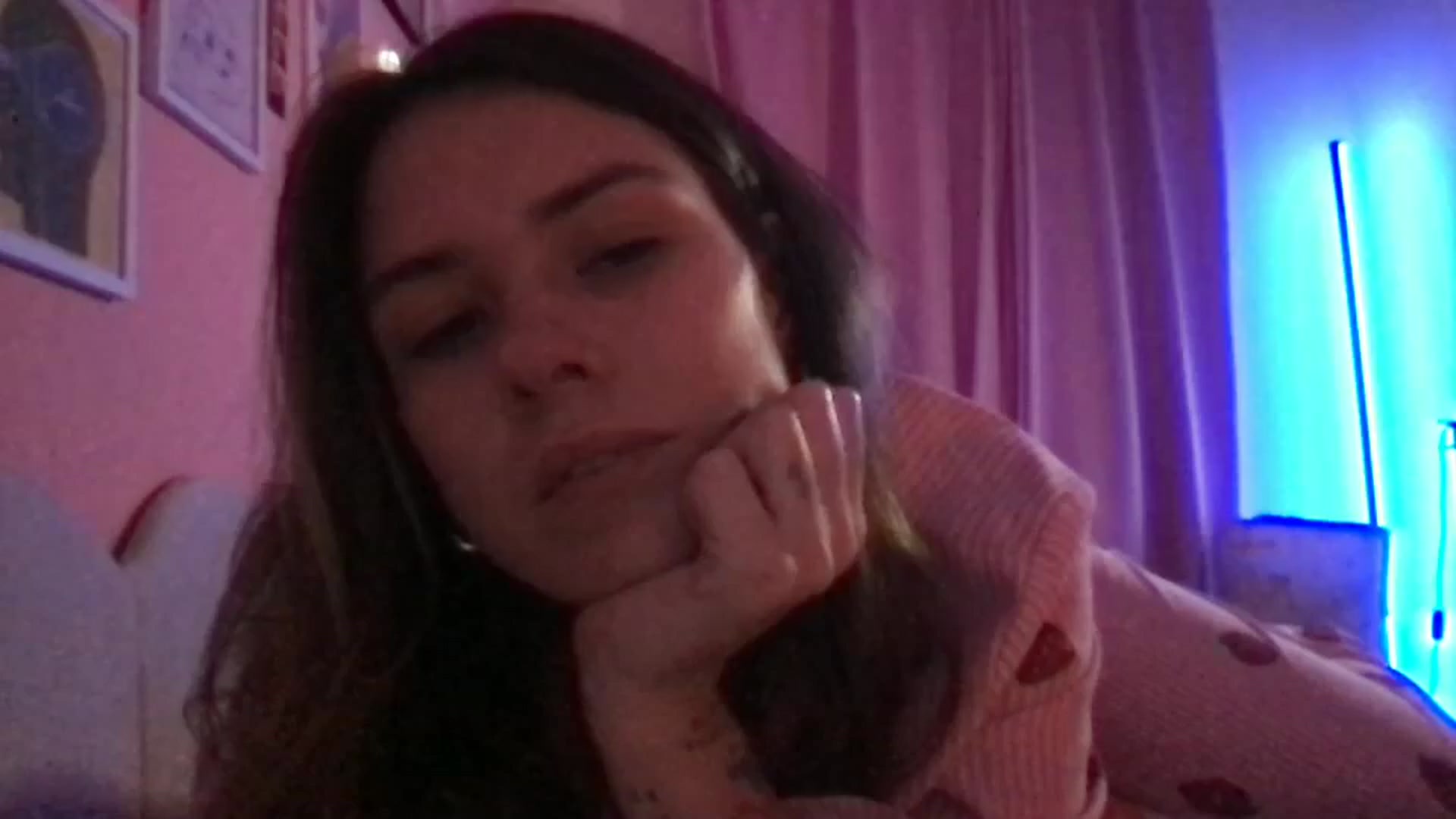 Gallery image thumbnail from Levanabanana's myfreecams stream on, 04/14/2026, 02:00 image 1 of 20