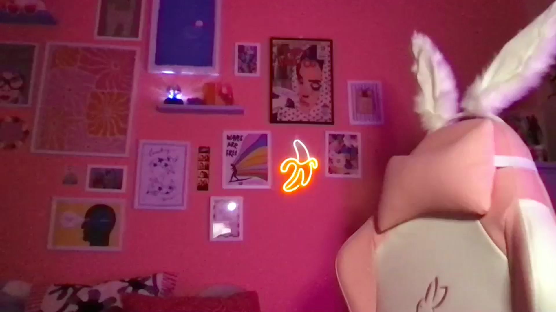 Gallery image thumbnail from Levanabanana's myfreecams stream on, 04/14/2026, 19:38 image 20 of 20