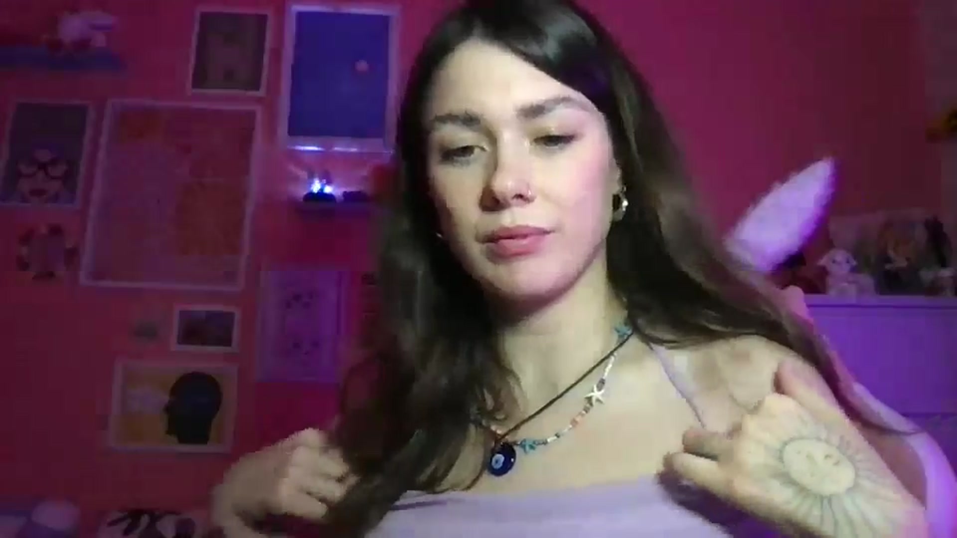 Gallery image thumbnail from Levanabanana's myfreecams stream on, 04/14/2026, 19:38 image 18 of 20