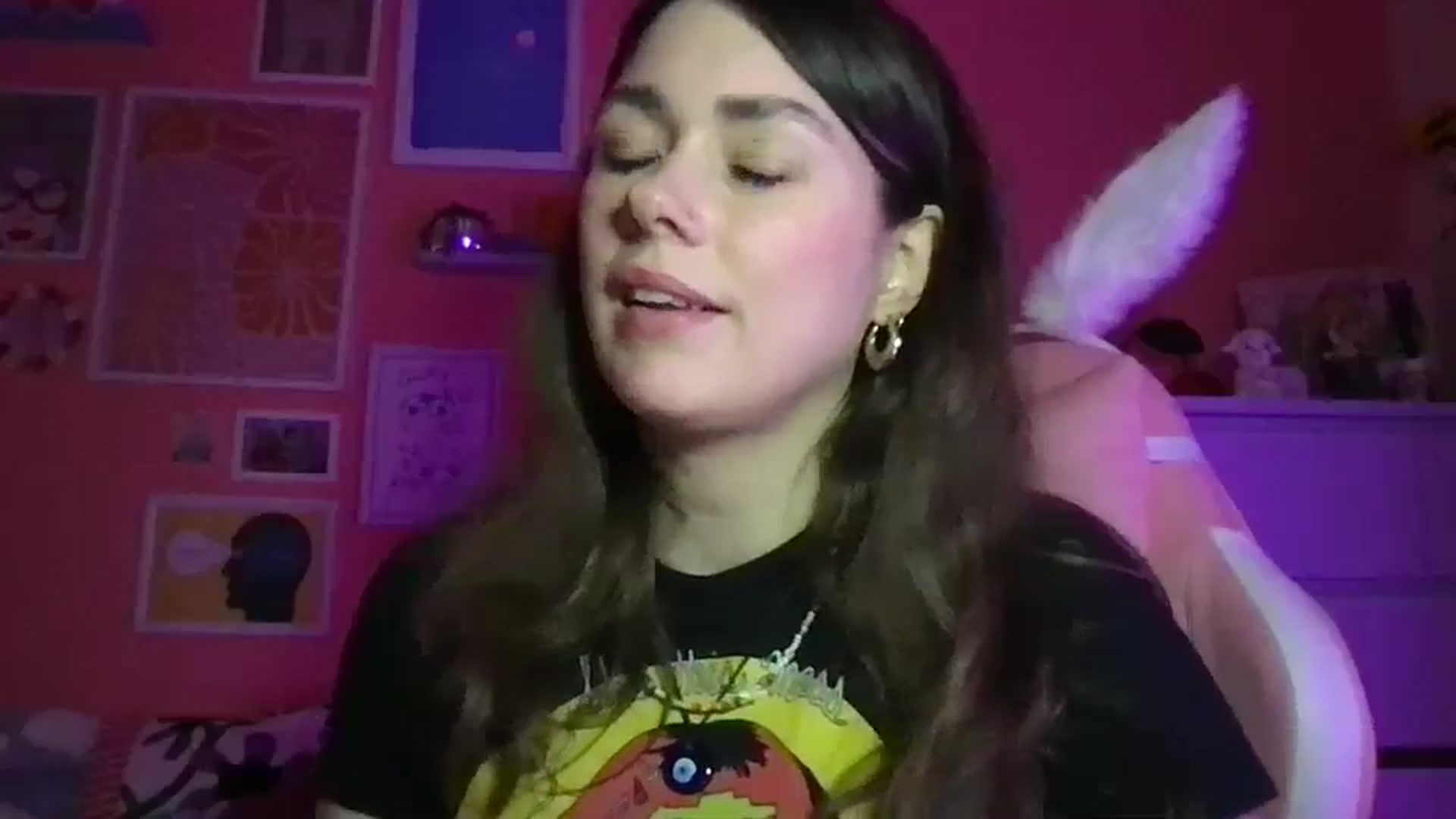Gallery image thumbnail from Levanabanana's myfreecams stream on, 04/14/2026, 19:38 image 8 of 20