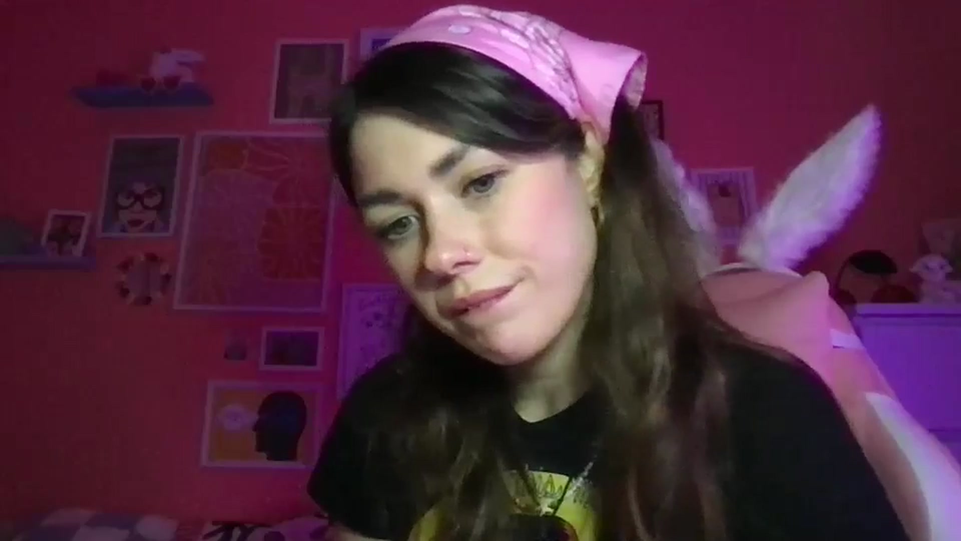 Gallery image thumbnail from Levanabanana's myfreecams stream on, 04/14/2026, 19:38 image 2 of 20