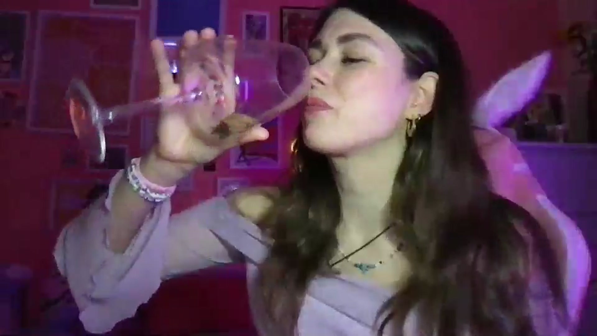 Gallery image thumbnail from Levanabanana's myfreecams stream on, 04/14/2026, 20:54 image 18 of 20