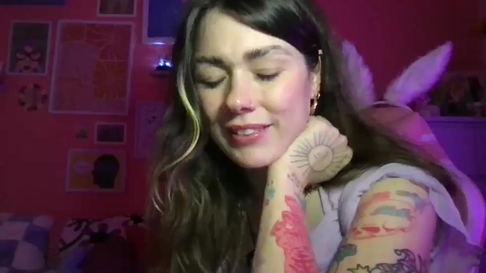 Gallery image thumbnail from Levanabanana's myfreecams stream on, 04/14/2026, 23:26 image 2 of 20