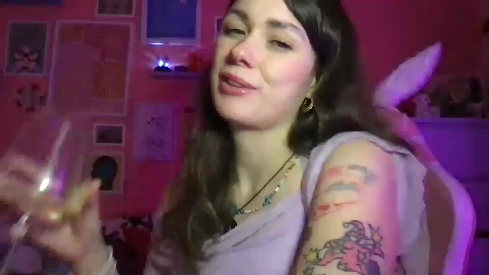 Gallery image thumbnail from Levanabanana's myfreecams stream on, 04/14/2026, 23:26 image 1 of 20