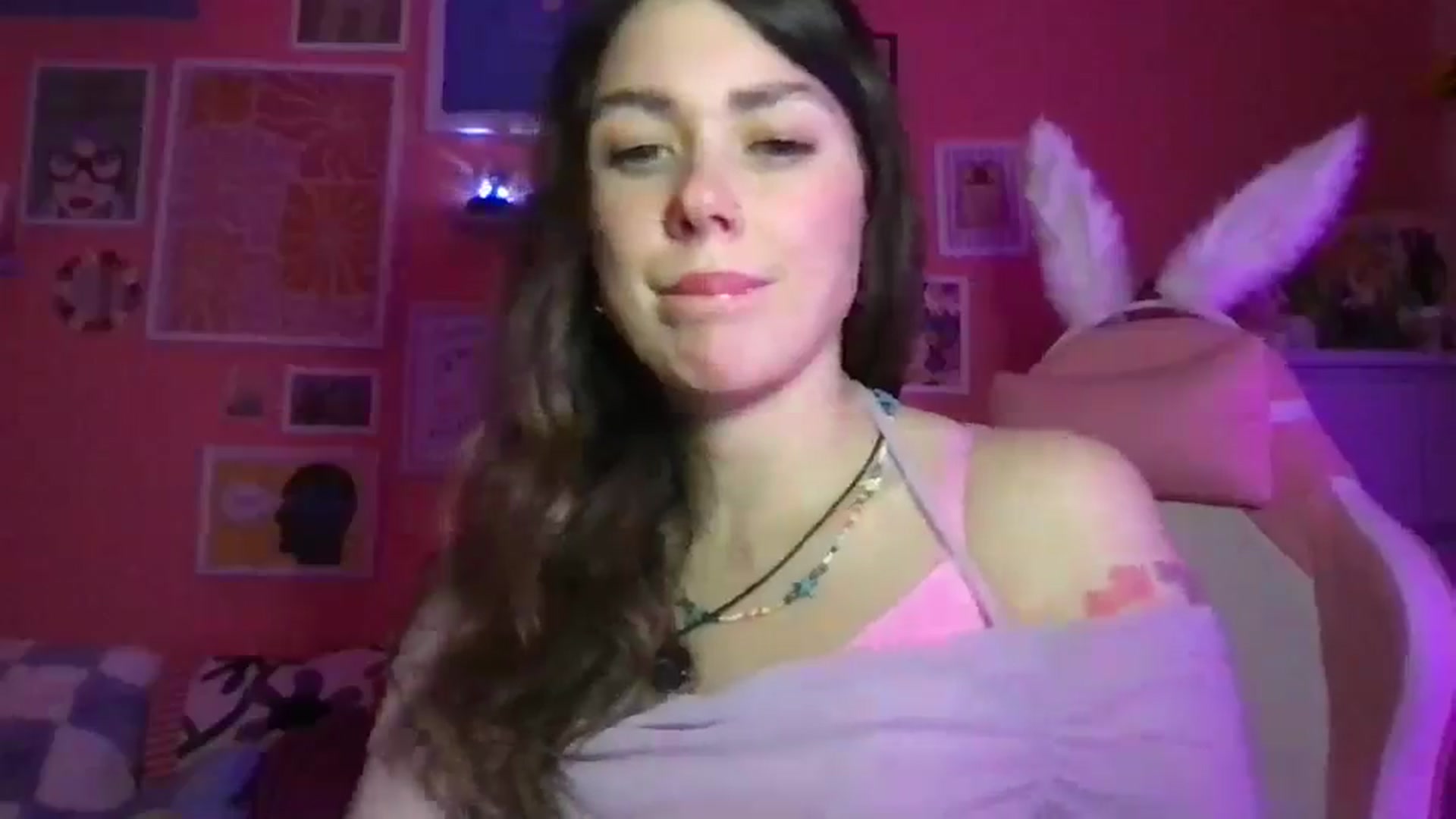 Gallery image thumbnail from Levanabanana's myfreecams stream on, 04/14/2026, 23:26 image 3 of 20