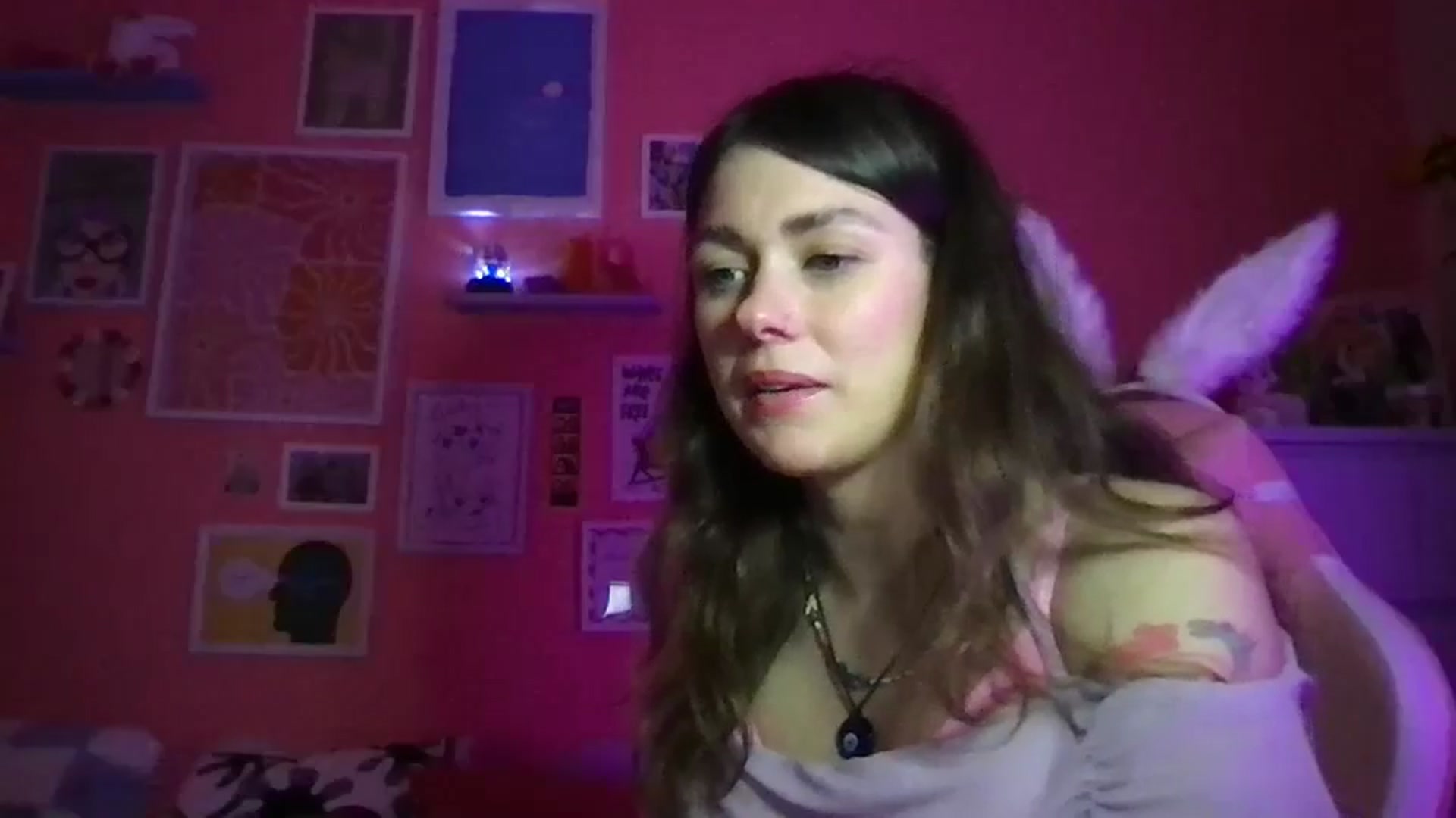 Gallery image thumbnail from Levanabanana's myfreecams stream on, 04/14/2026, 23:26 image 5 of 20