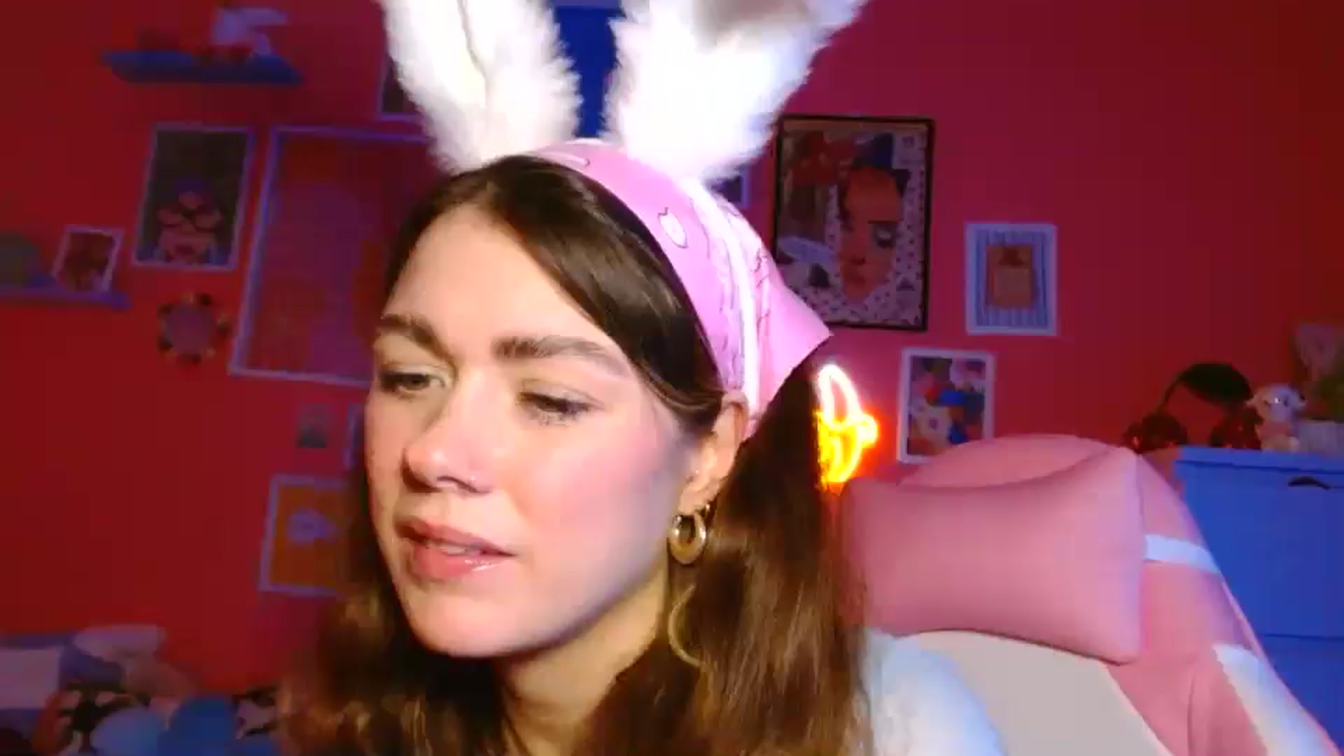Gallery image thumbnail from Levanabanana's myfreecams stream on, 04/15/2026, 21:20 image 19 of 20