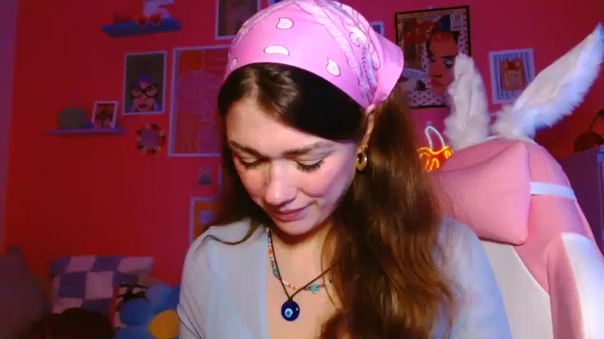 Gallery image thumbnail from Levanabanana's myfreecams stream on, 04/15/2026, 21:20 image 6 of 20