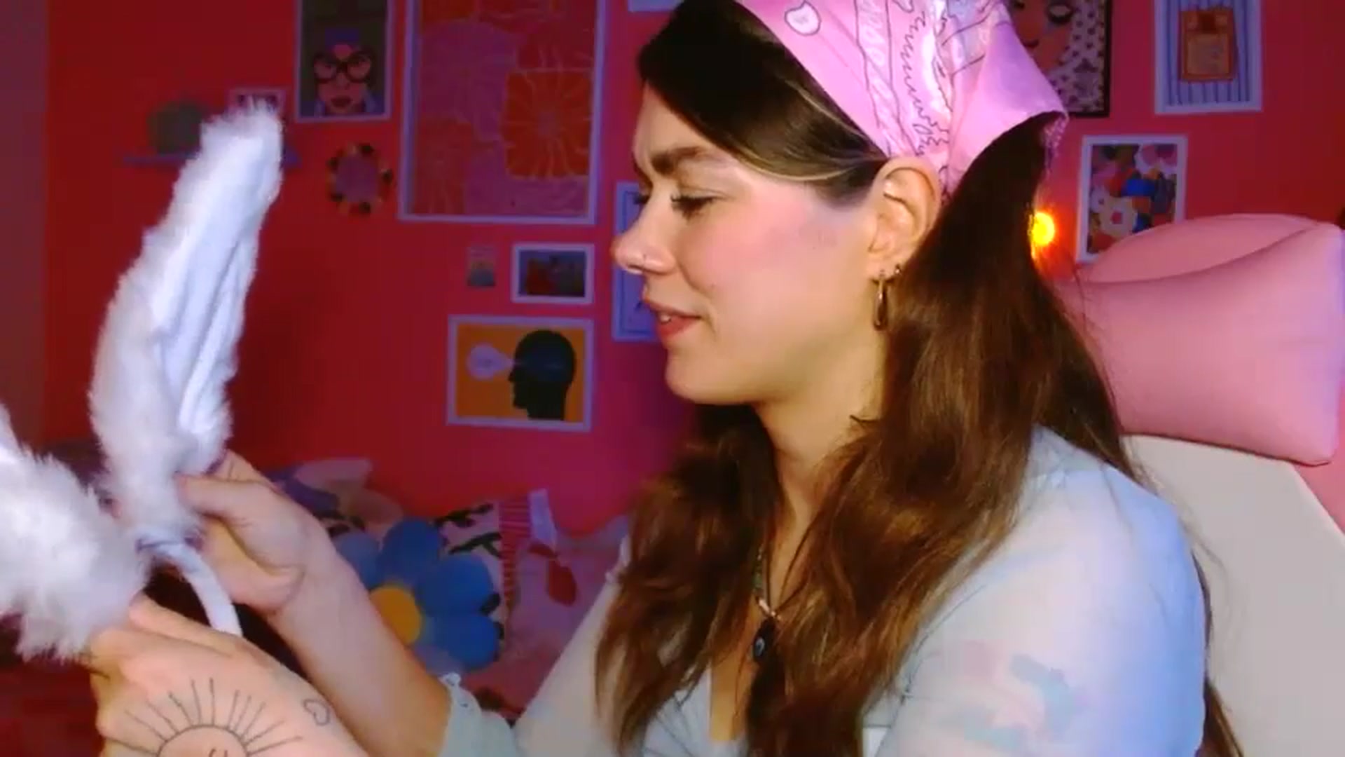 Gallery image thumbnail from Levanabanana's myfreecams stream on, 04/15/2026, 21:20 image 17 of 20