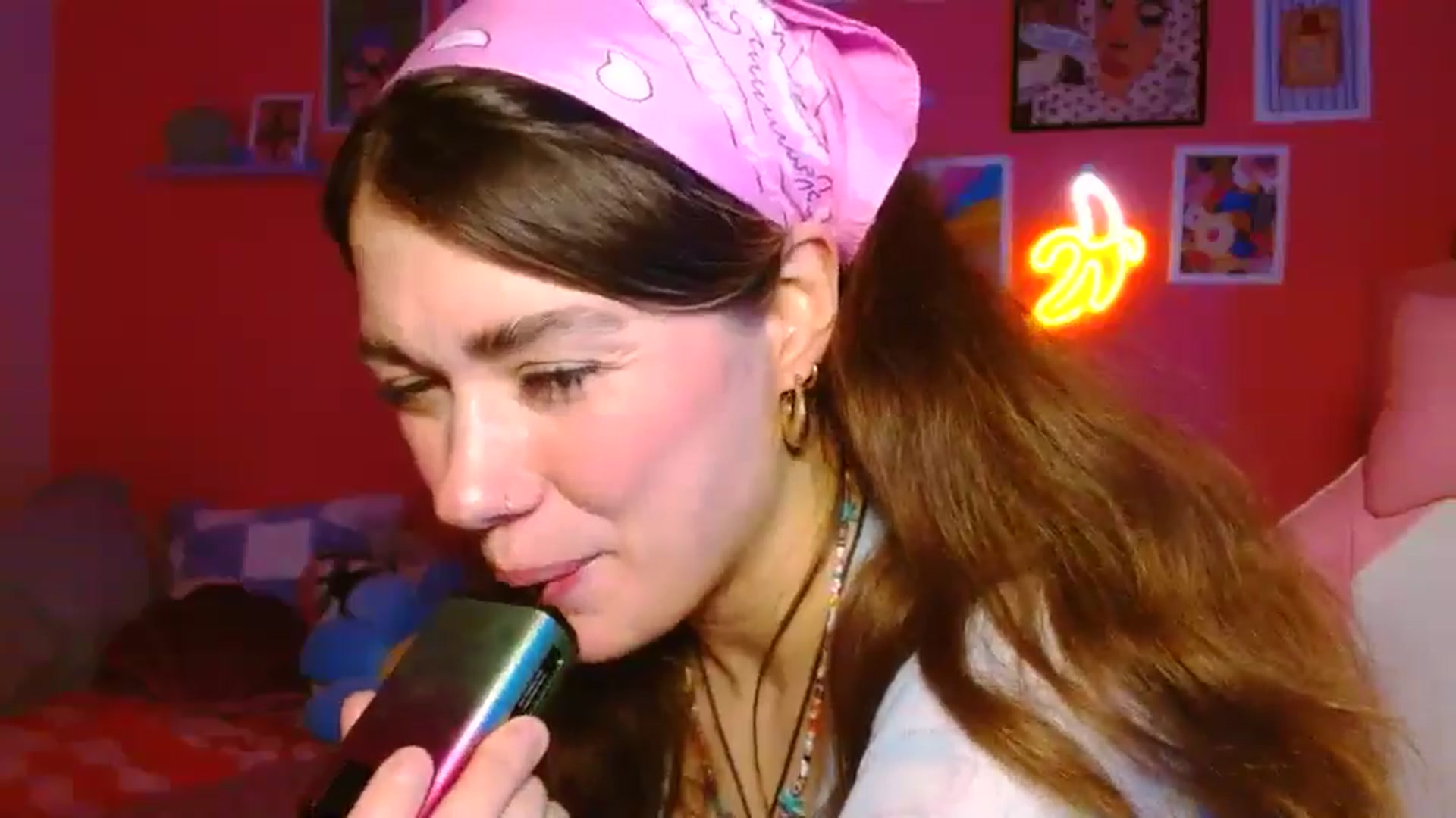 Gallery image thumbnail from Levanabanana's myfreecams stream on, 04/15/2026, 21:20 image 13 of 20