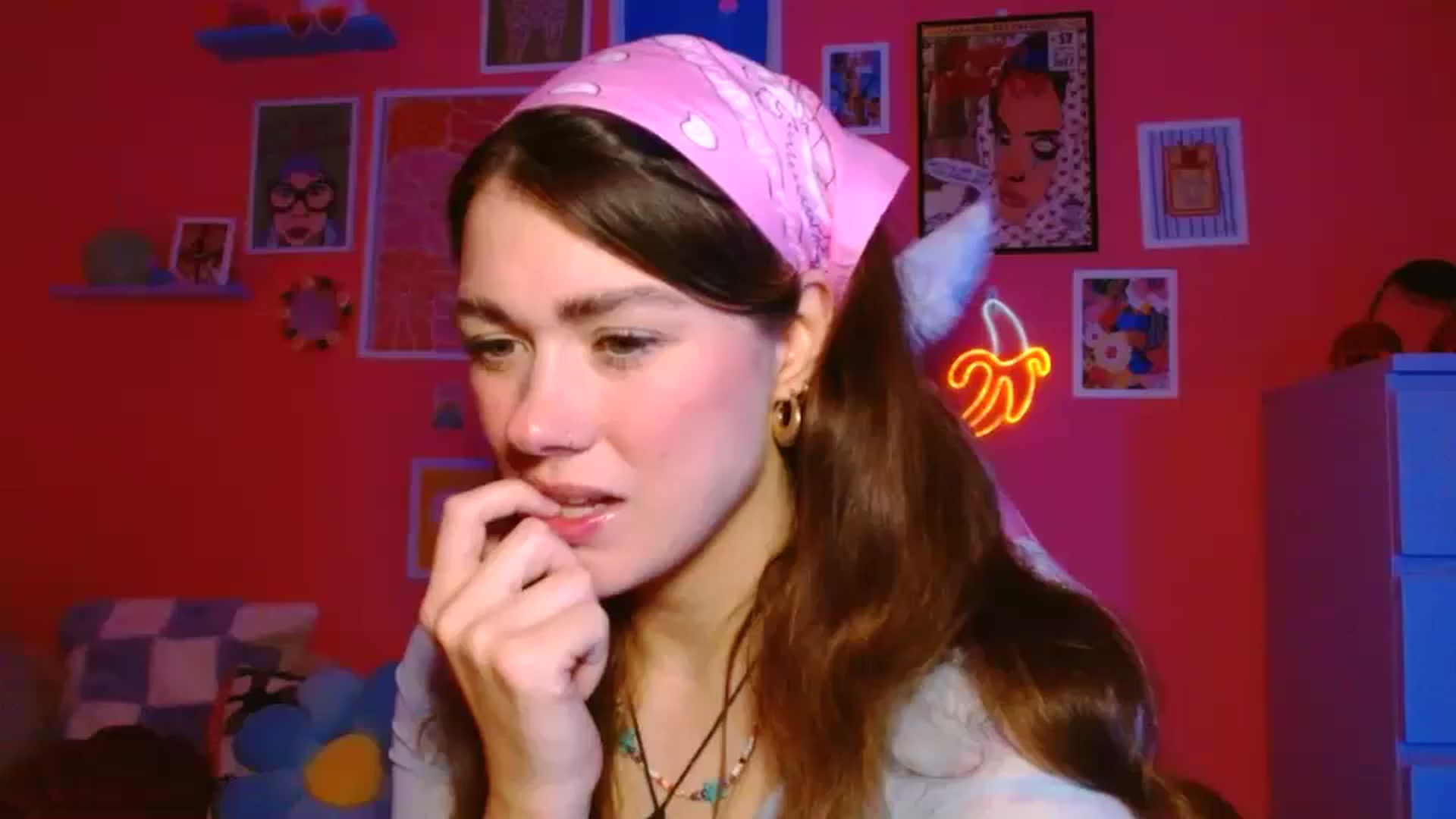 Gallery image thumbnail from Levanabanana's myfreecams stream on, 04/15/2026, 21:20 image 1 of 20