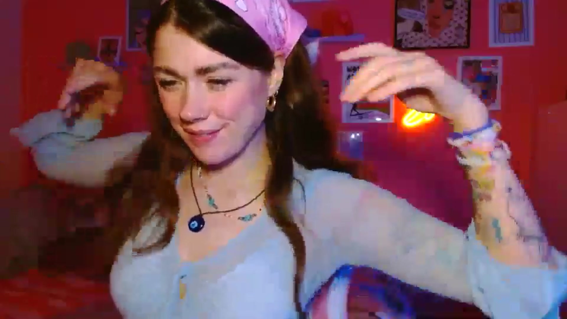 Gallery image thumbnail from Levanabanana's myfreecams stream on, 04/15/2026, 21:20 image 10 of 20