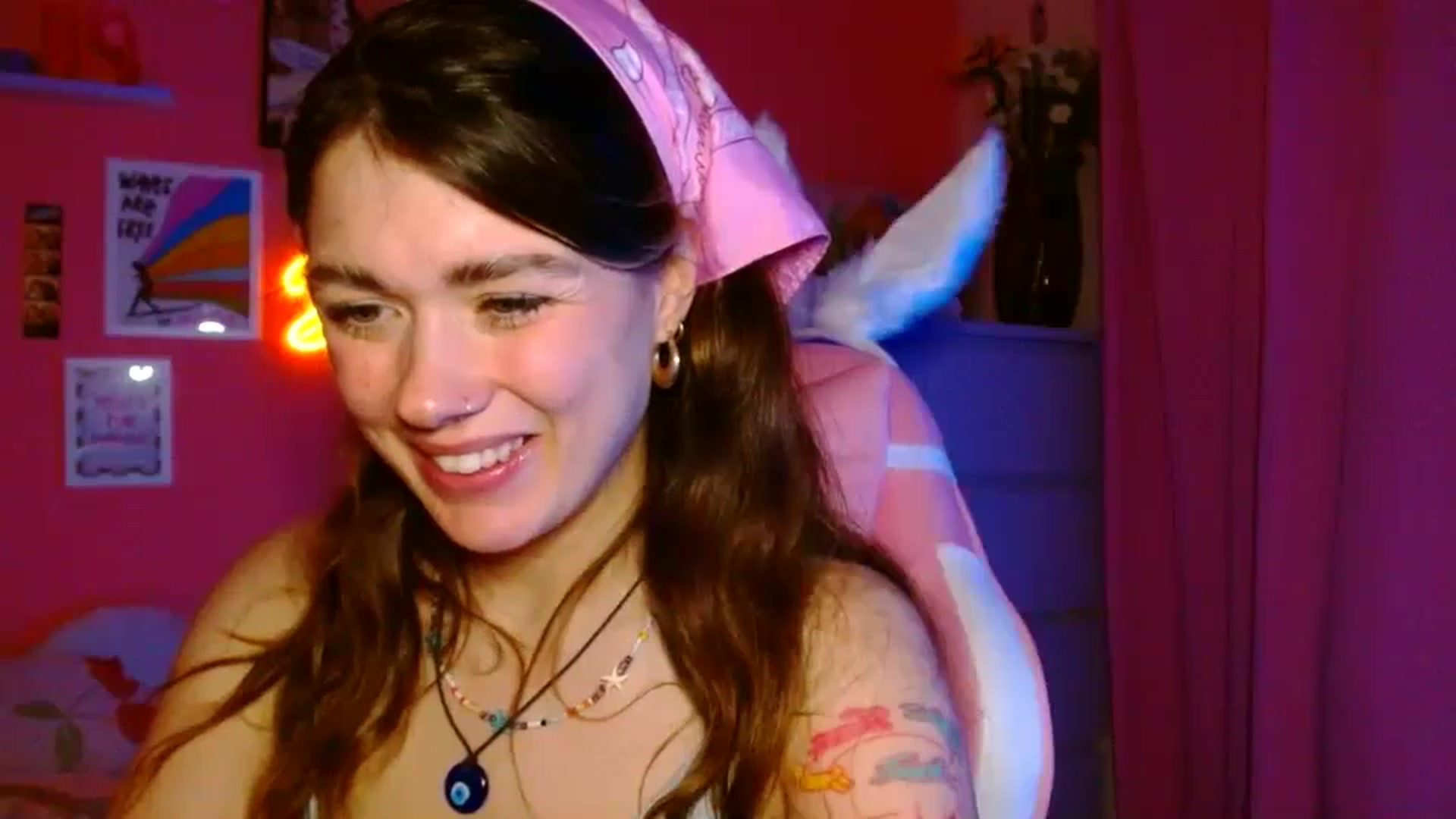 Gallery image thumbnail from Levanabanana's myfreecams stream on, 04/16/2026, 02:50 image 3 of 20